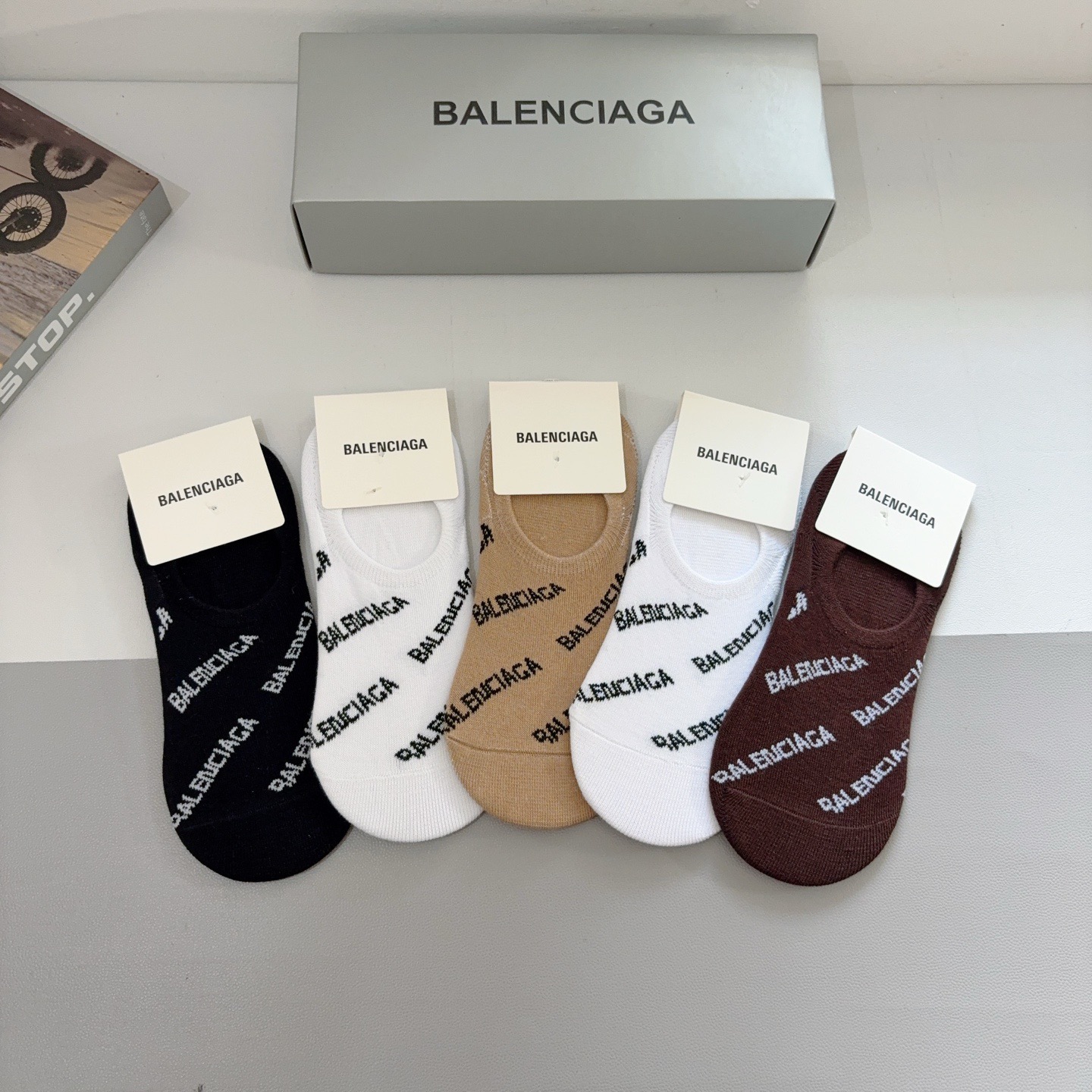 配包装【一盒5双】BALENCIAGA 巴黎世家 新款短筒船袜。潮人必不可少的时尚专柜代购袜子 ，超级时