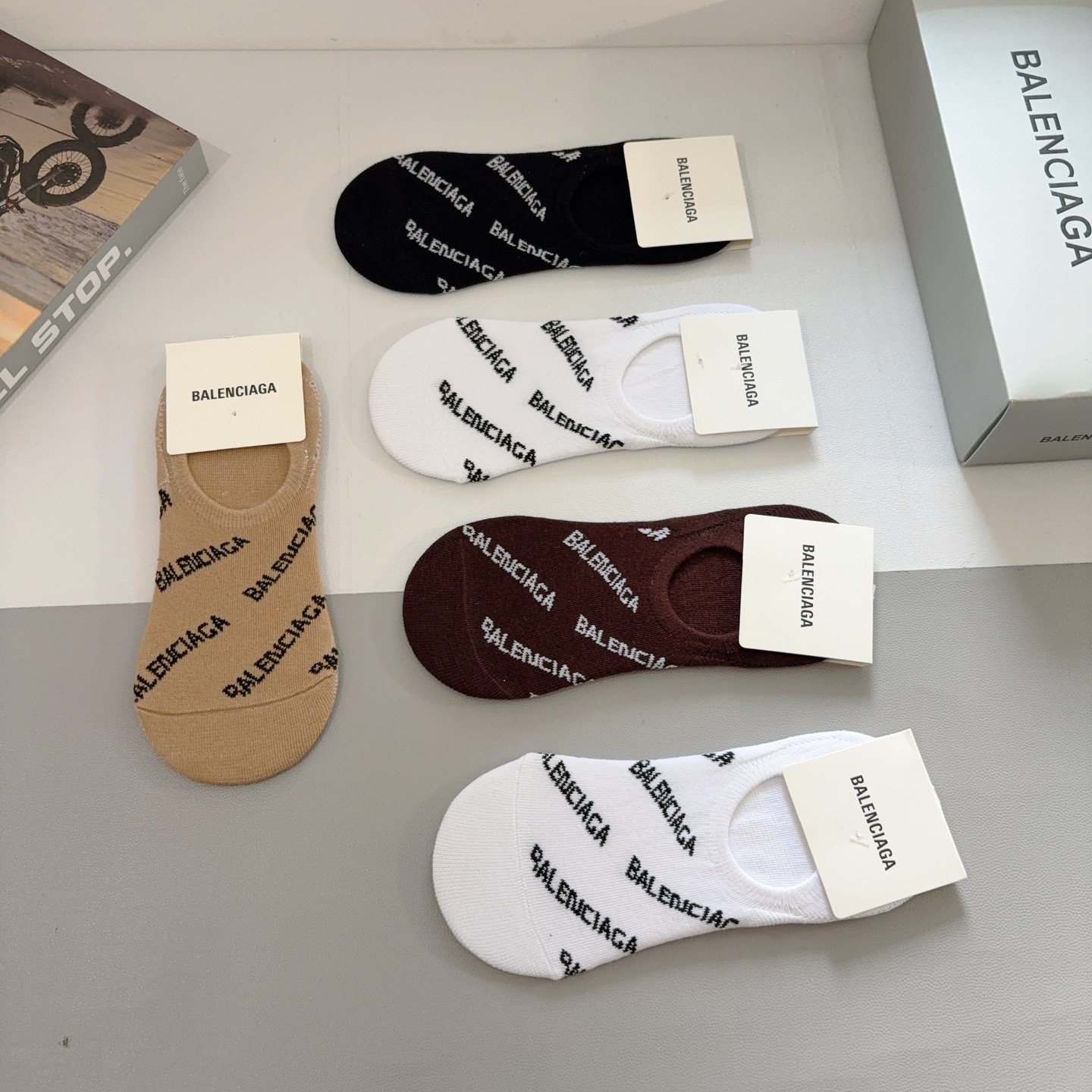 配包装【一盒5双】BALENCIAGA 巴黎世家 新款短筒船袜。潮人必不可少的时尚专柜代购袜子 ，超级时