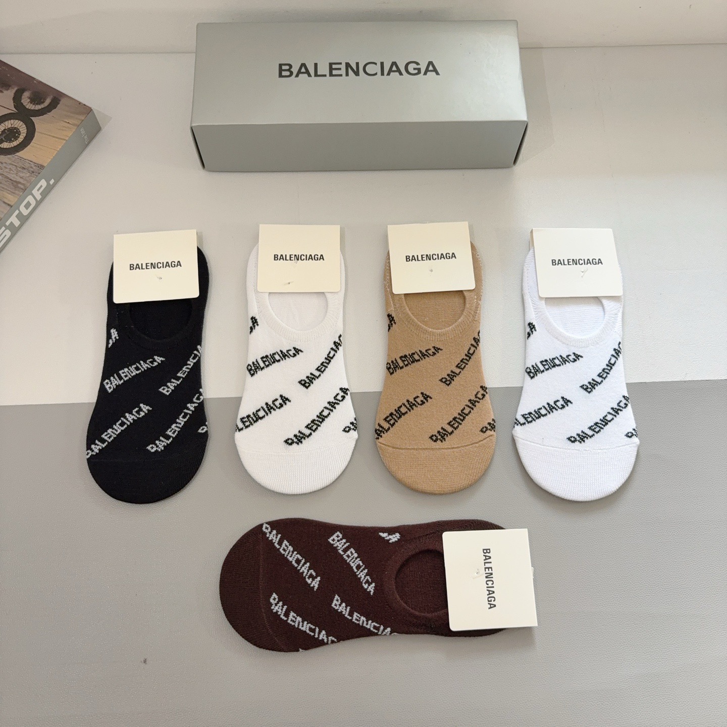 配包装【一盒5双】BALENCIAGA 巴黎世家 新款短筒船袜。潮人必不可少的时尚专柜代购袜子 ，超级时