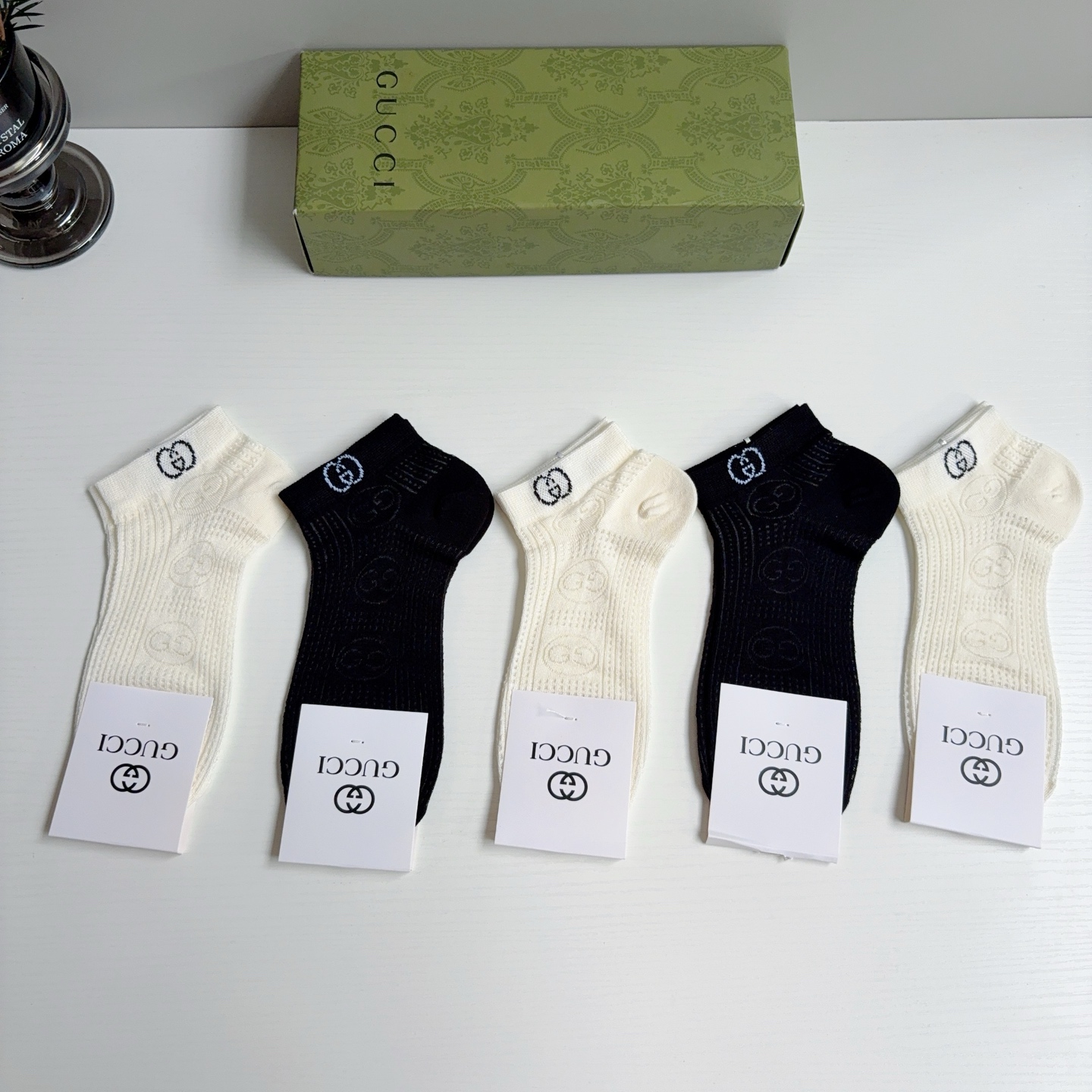 配包装（一盒5双）GUCCI 古奇 2026新款短筒袜子！竹棉面料，专柜同步袜子，💛大牌出街，潮人必备。