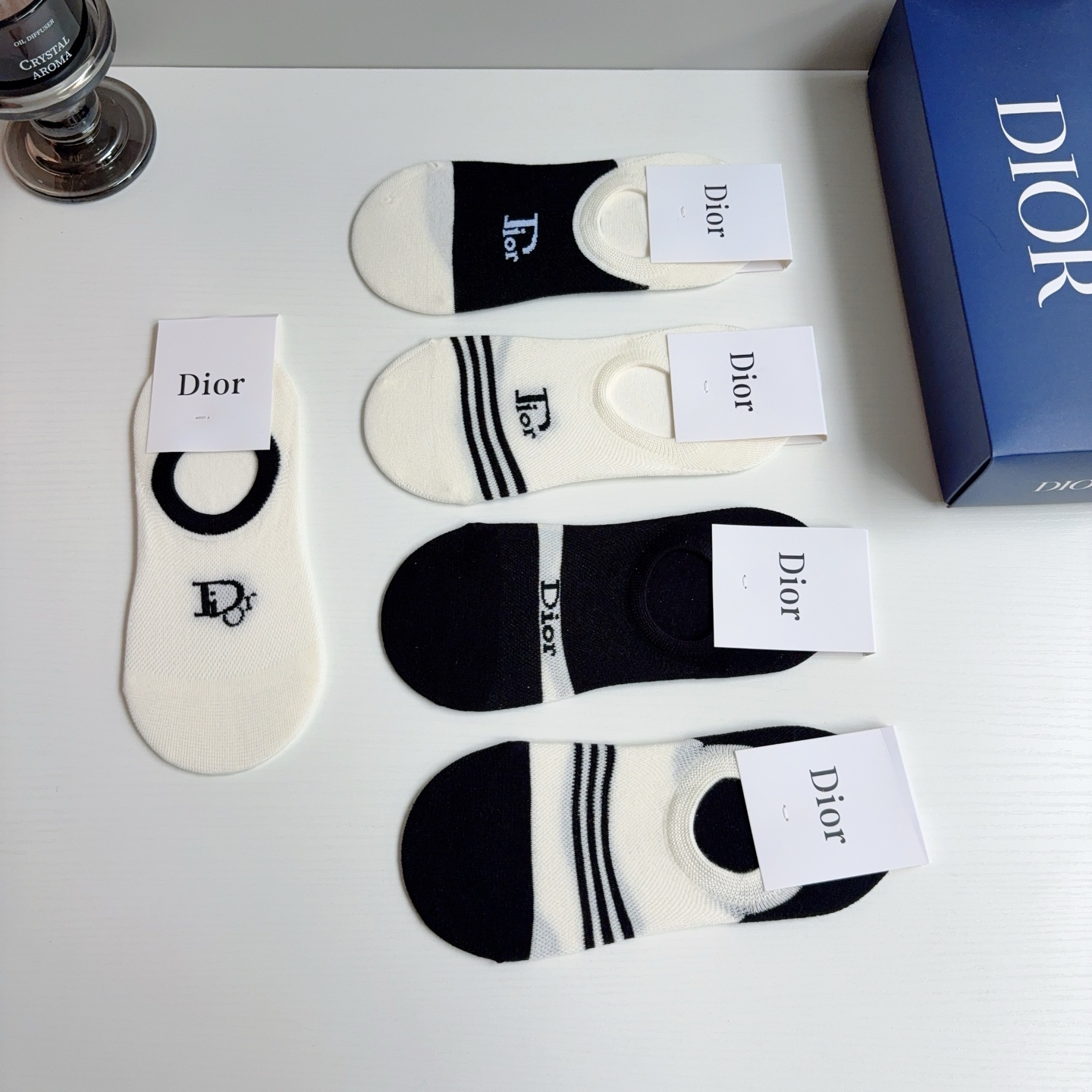 配包装（一盒5双） 🌟 Dior （迪奥） 竹棉材质袜子 经典字母logo船袜，个性时尚百搭款，舒适透气