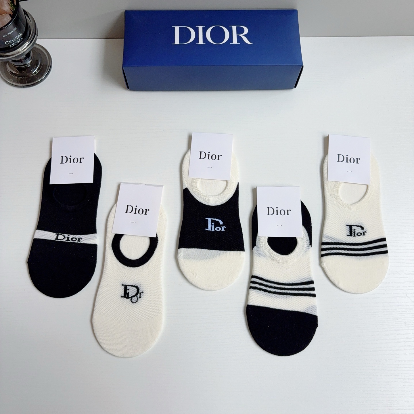配包装（一盒5双） 🌟 Dior （迪奥） 竹棉材质袜子 经典字母logo船袜，个性时尚百搭款，舒适透气