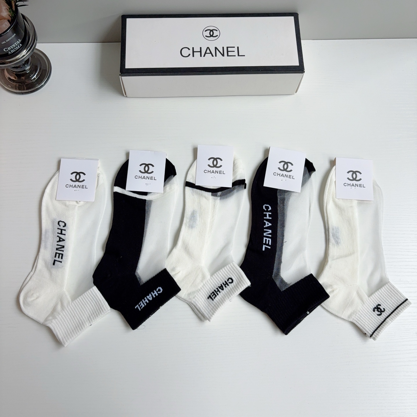 配包装【一盒5双】CHANEL · 香奈儿 新款冰丝袜子 网红短筒袜子❗️ins明星网红推荐❗️轻薄柔软