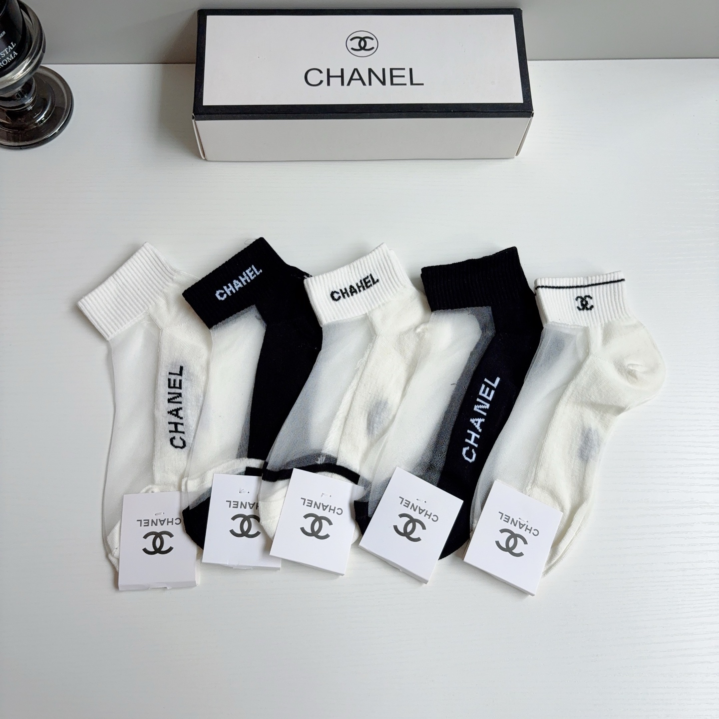 NO:851367,Comes with packaging [5 pairs in a box] CHANEL · Chanel New Ice Silk Socks Internet Celebrity Short Socks Recommended by Ins Stars and Internet Celebrities, Light, Soft and Breathable!   socks, stockings, socks, chanel, chanel, socks19860909配包装【一盒5双】 CHANEL · 香奈儿 新款冰丝袜子 网红短筒袜子ins明星网红推荐轻薄柔软透气！  袜子,丝袜,袜子,chanel,chanel,socks,accessory