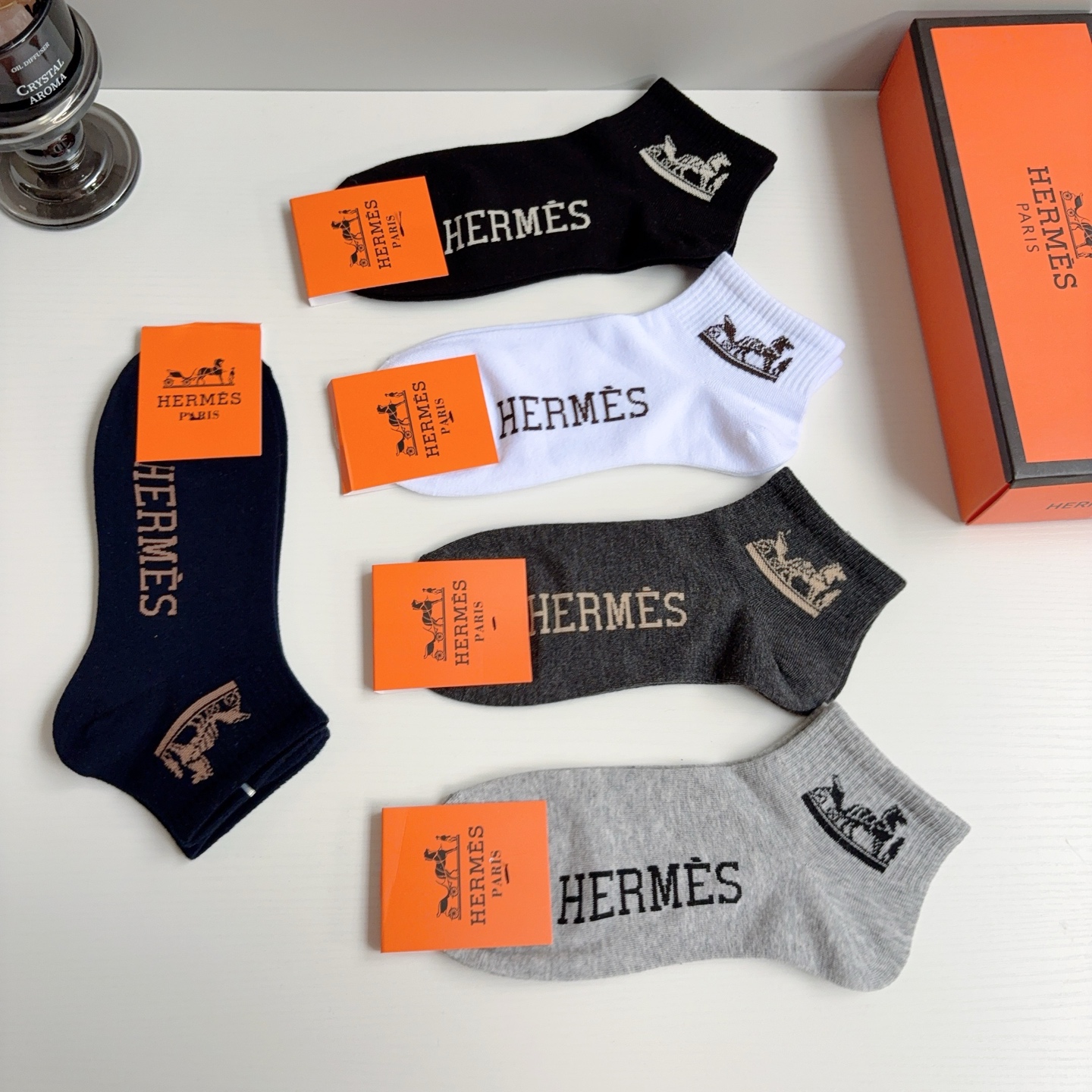 配包装【一盒5双】HERMES 爱马仕 男款短款袜子船袜。超级柔软。潮人必不能少的专柜代购品质袜子！