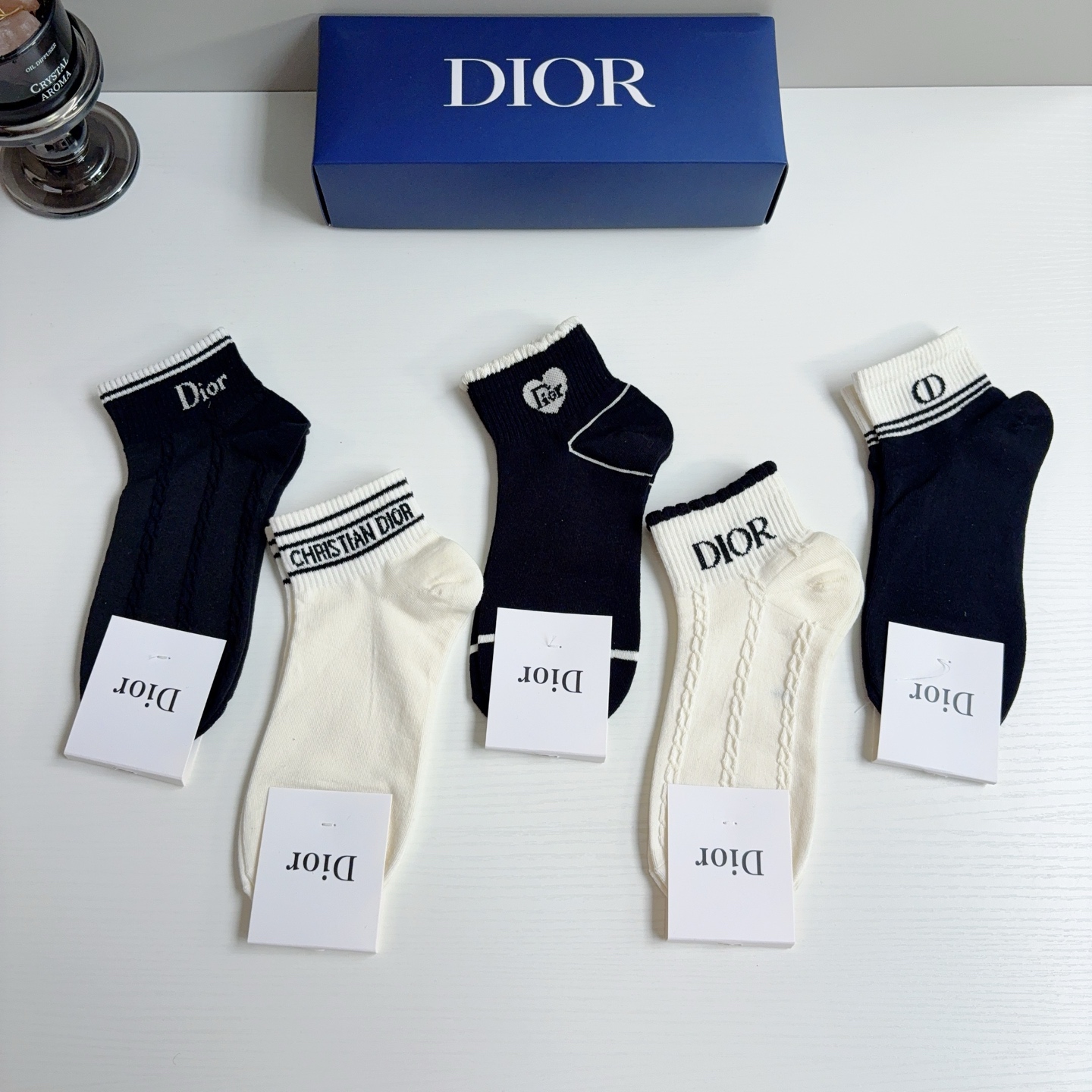 配包装（一盒5双） Dior 迪奥 2026新款短筒袜子！纯棉面料，大牌出街，潮人必备超好搭！