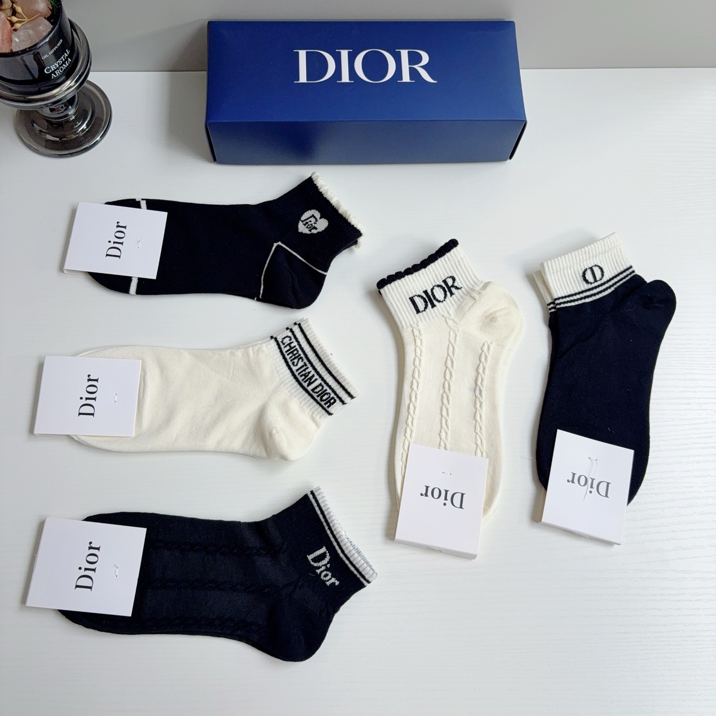 配包装（一盒5双） Dior 迪奥 2026新款短筒袜子！纯棉面料，大牌出街，潮人必备超好搭！