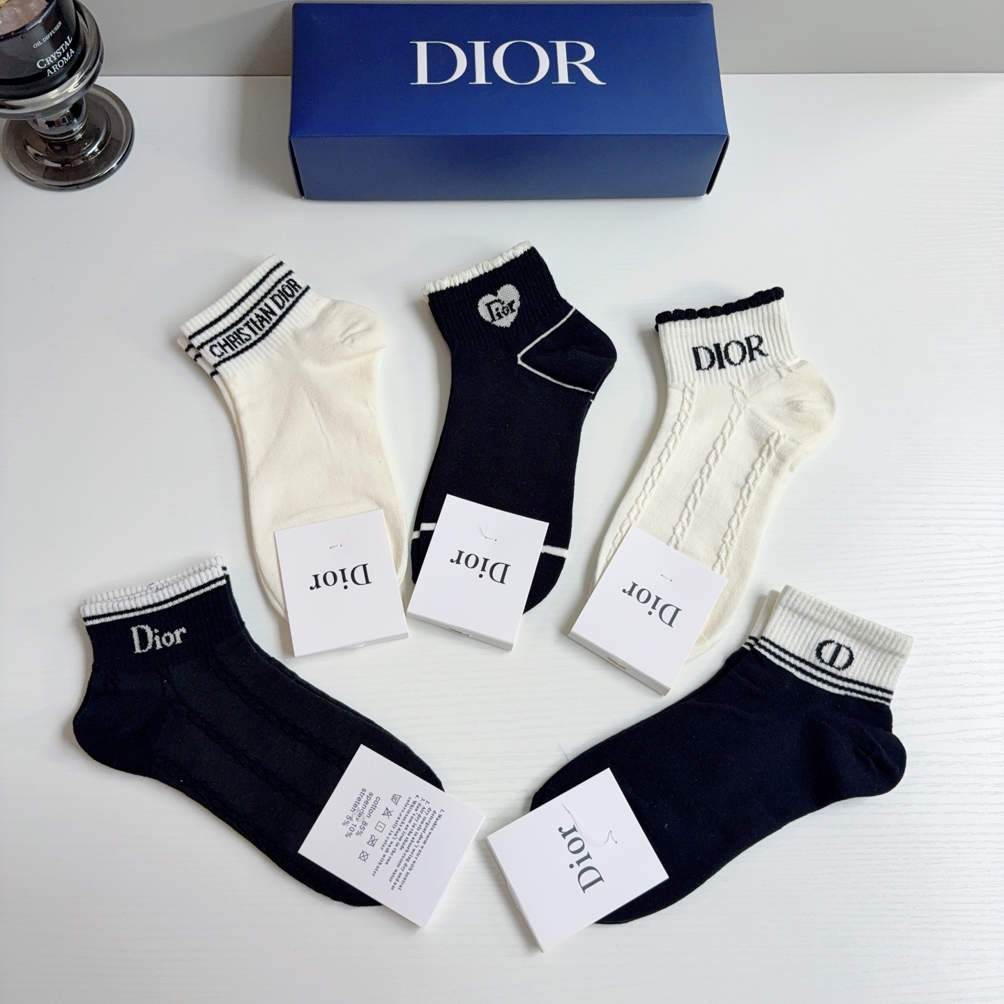 配包装（一盒5双） Dior 迪奥 2026新款短筒袜子！纯棉面料，大牌出街，潮人必备超好搭！