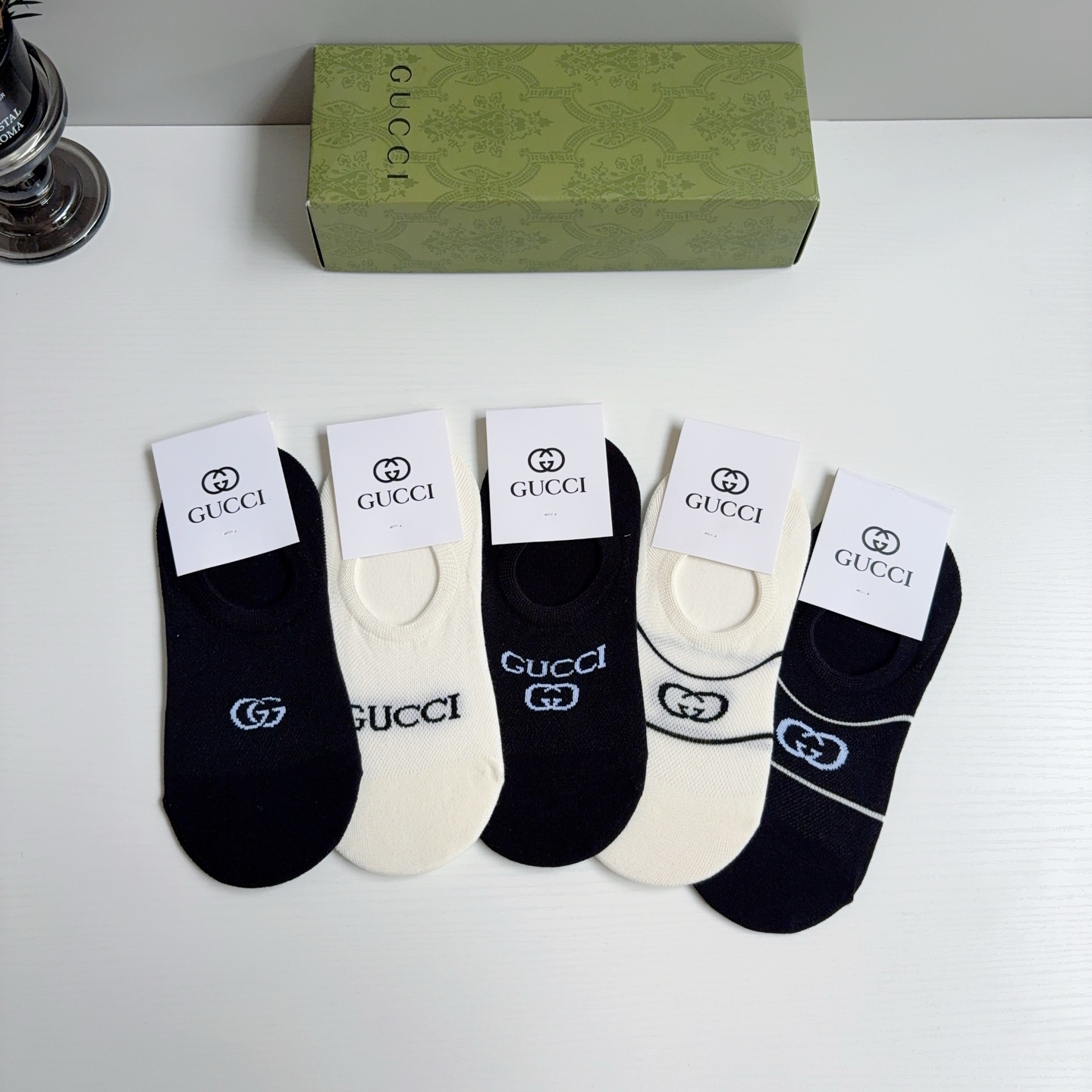 NO:813212,Comes with packaging (5 pairs in a box) Gucci Gucci ins super new short boat socks, bamboo cotton breathable fabric, classic G family socks, personalized, fashionable and versatile!  socks, stockings, socks, gucci, gucci, socks19860909配包装（一盒5双） Gucci 古奇 ins超新款短款船袜,竹棉透气面料,经典G家袜子 个性时尚百搭款！袜子,丝袜,袜子,gucci,gucci,socks,accessory