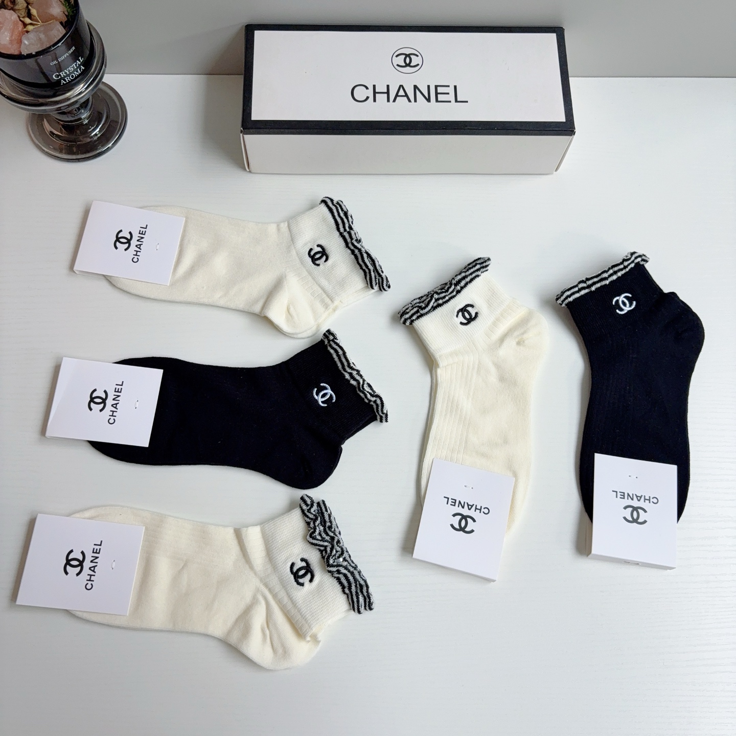 配包装（一盒5双） CHANEL 香奈儿 新款刺绣纯棉袜子 经典字母logo船袜，个性时尚百搭款，超柔软