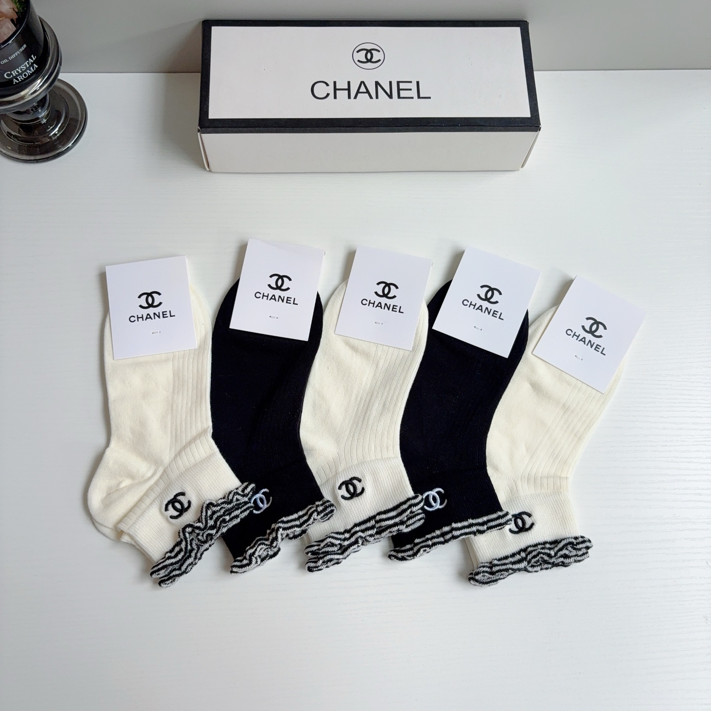 配包装（一盒5双） CHANEL 香奈儿 新款刺绣纯棉袜子 经典字母logo船袜，个性时尚百搭款，超柔软
