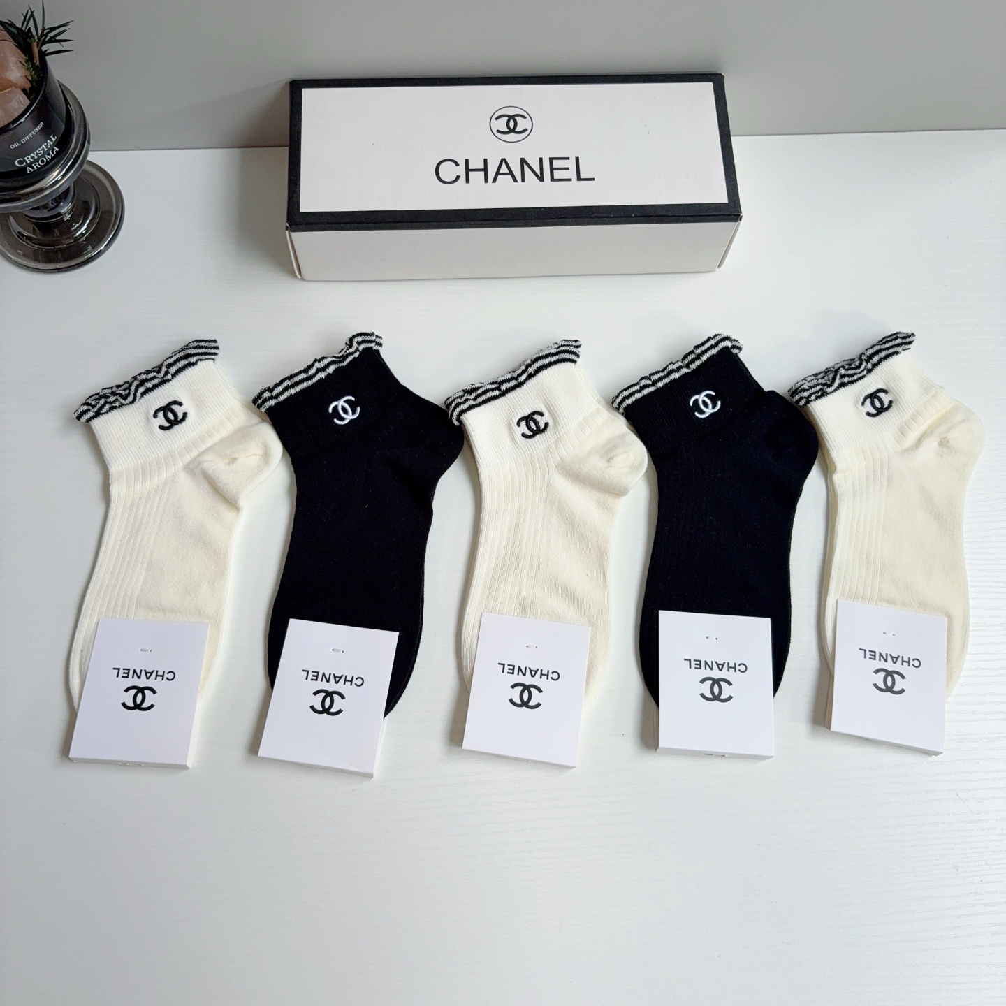 配包装（一盒5双） CHANEL 香奈儿 新款刺绣纯棉袜子 经典字母logo船袜，个性时尚百搭款，超柔软