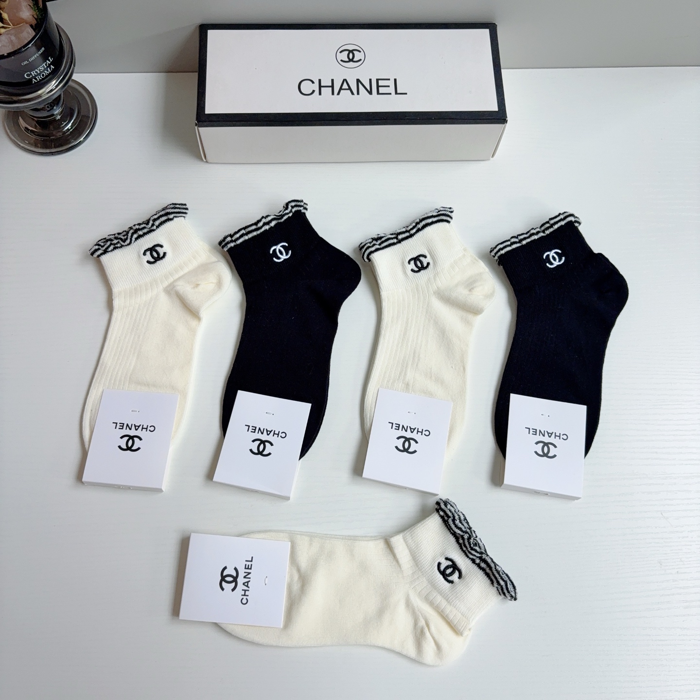 配包装（一盒5双） CHANEL 香奈儿 新款刺绣纯棉袜子 经典字母logo船袜，个性时尚百搭款，超柔软