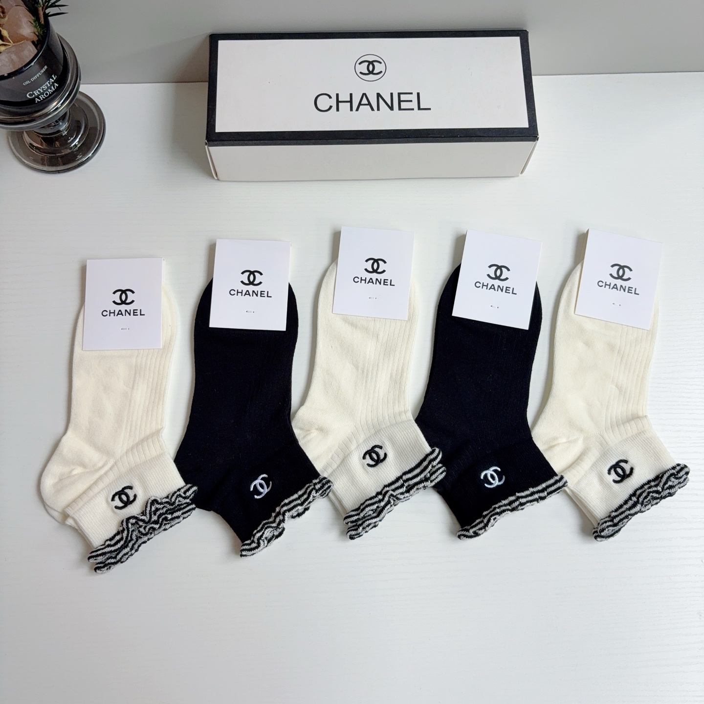 配包装（一盒5双） CHANEL 香奈儿 新款刺绣纯棉袜子 经典字母logo船袜，个性时尚百搭款，超柔软