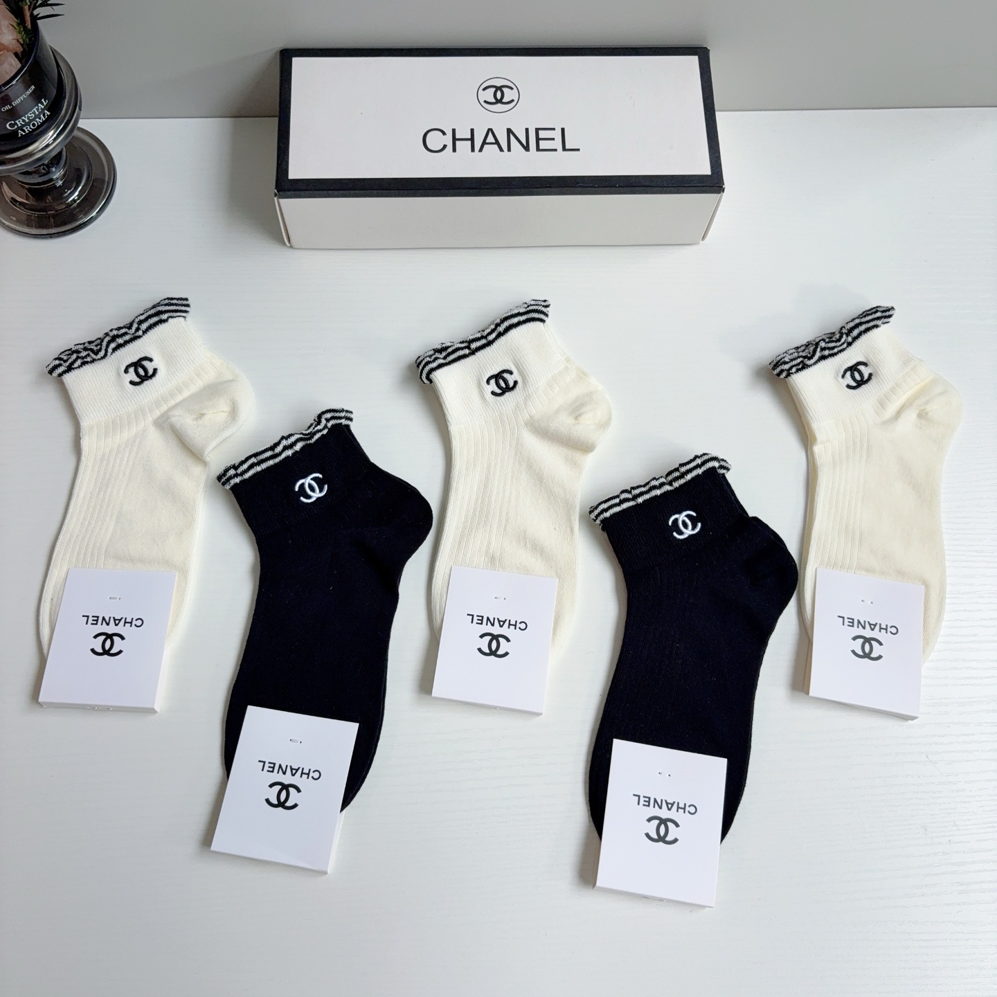 配包装（一盒5双） CHANEL 香奈儿 新款刺绣纯棉袜子 经典字母logo船袜，个性时尚百搭款，超柔软