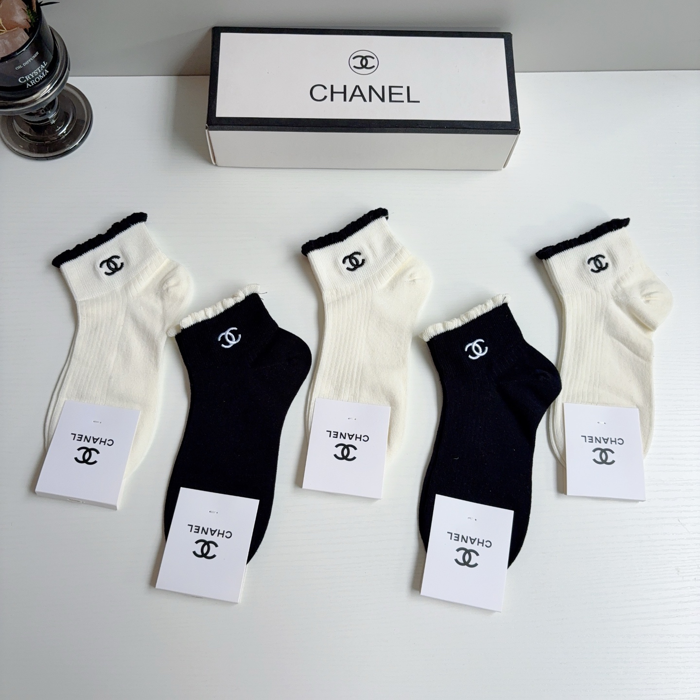 配包装（一盒5双） CHANEL 香奈儿新款刺绣纯棉袜子 经典字母logo船袜，个性时尚百搭款！
