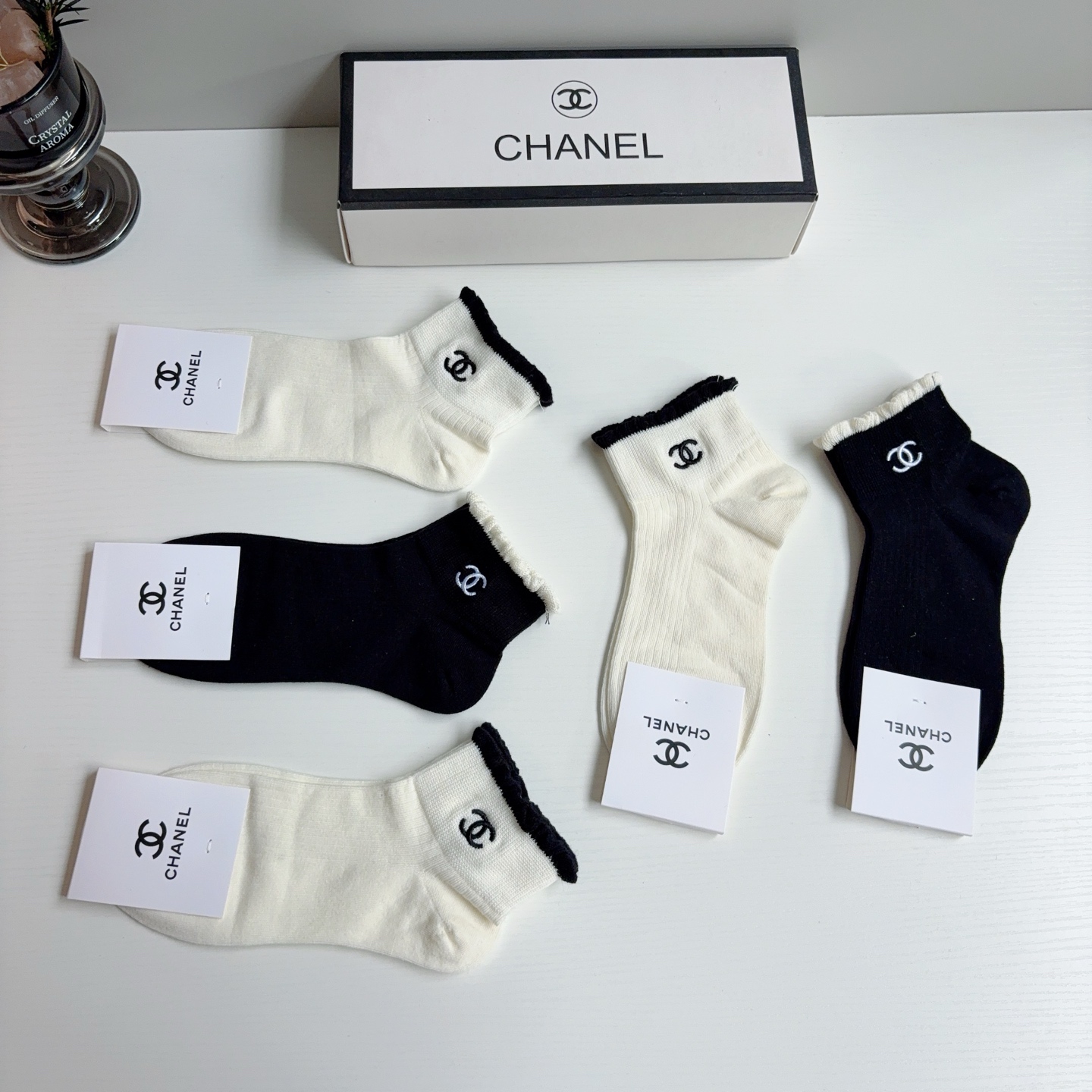 配包装（一盒5双） CHANEL 香奈儿新款刺绣纯棉袜子 经典字母logo船袜，个性时尚百搭款！