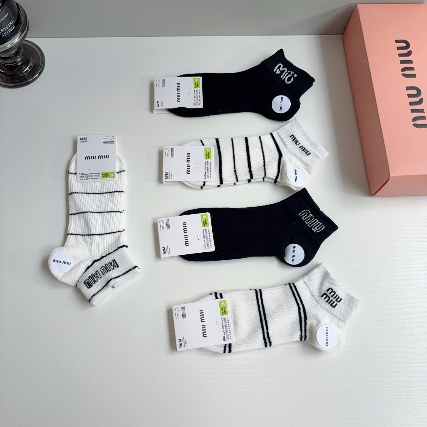 配包装【一盒5双】miumiu · 缪缪 新款网红短筒袜子❗️纯棉材质，轻薄柔软透气，四季通用！
