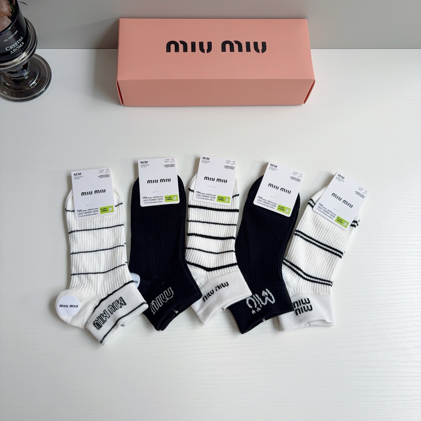 配包装【一盒5双】miumiu · 缪缪 新款网红短筒袜子❗️纯棉材质，轻薄柔软透气，四季通用！