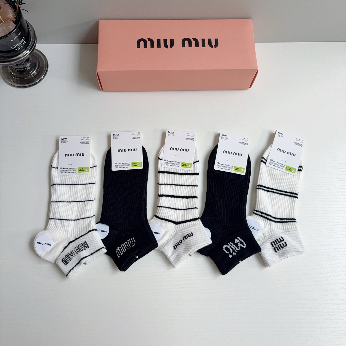 配包装【一盒5双】miumiu · 缪缪 新款网红短筒袜子❗️纯棉材质，轻薄柔软透气，四季通用！