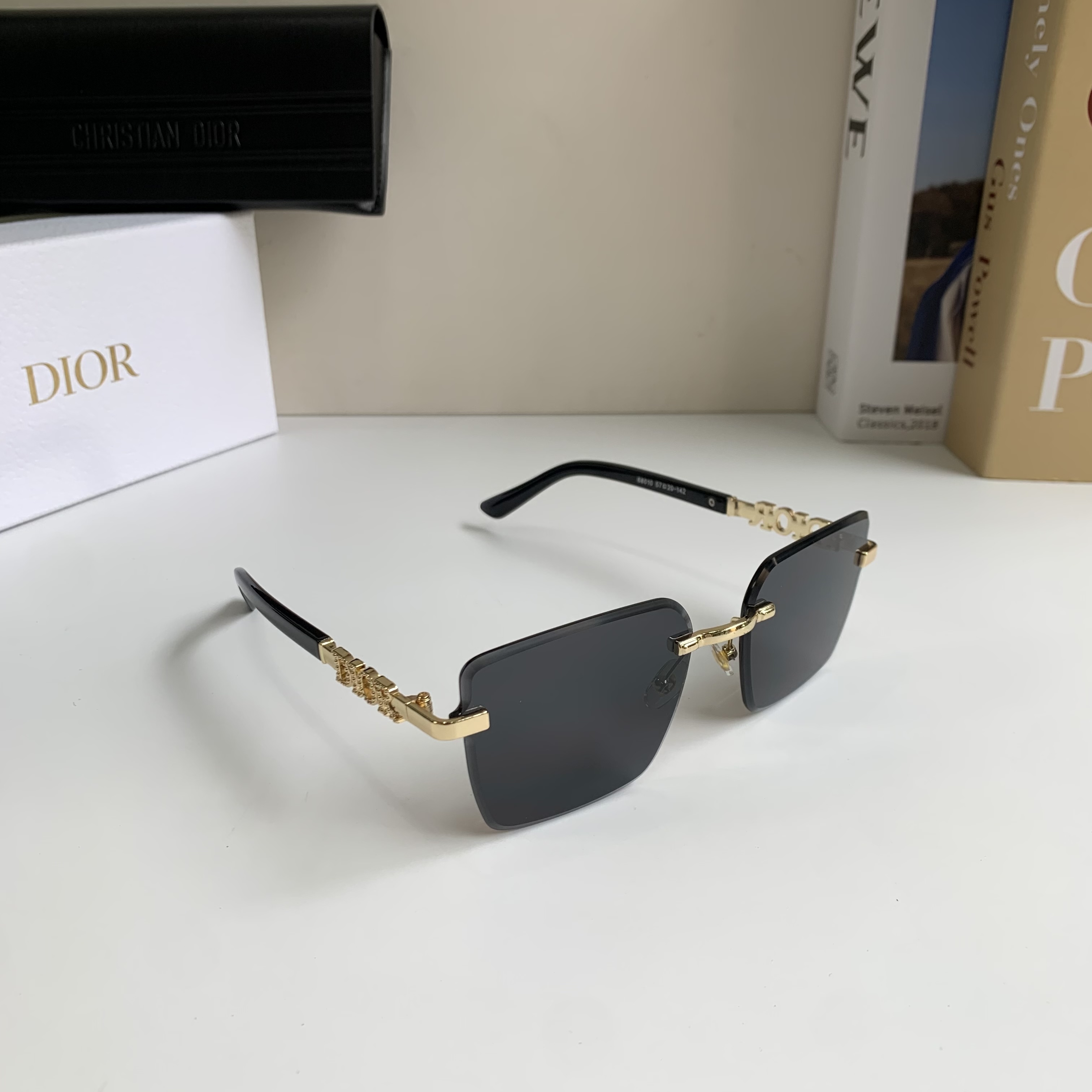 NO:826914,Dior Dior new fashion square frameless sunglasses polarized sunglasses for men and women European and American personality ins style internet celebrity fashion sunglasses glasses sunglasses sunglasses, glasses, dior, dior19860909Dior迪奥 新款时尚方形无镜框太阳镜 男女款偏光墨镜 欧美个性ins风网红时尚太阳眼镜眼镜墨镜太阳镜,眼镜,dior,dior,glasses