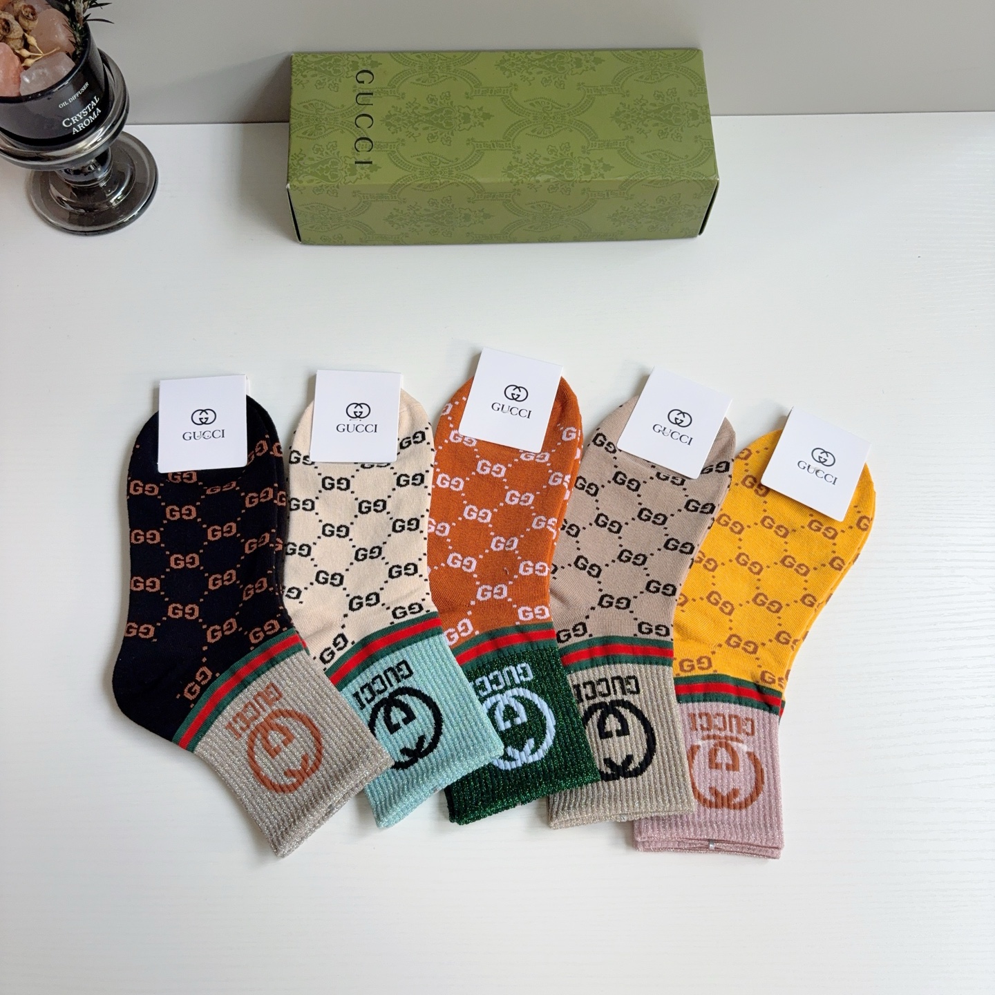 配包装（一盒5双）GUCCI 古奇 新款中筒袜子！纯棉面料，早秋款中筒袜子，💛大牌出街，潮人必备。超好搭