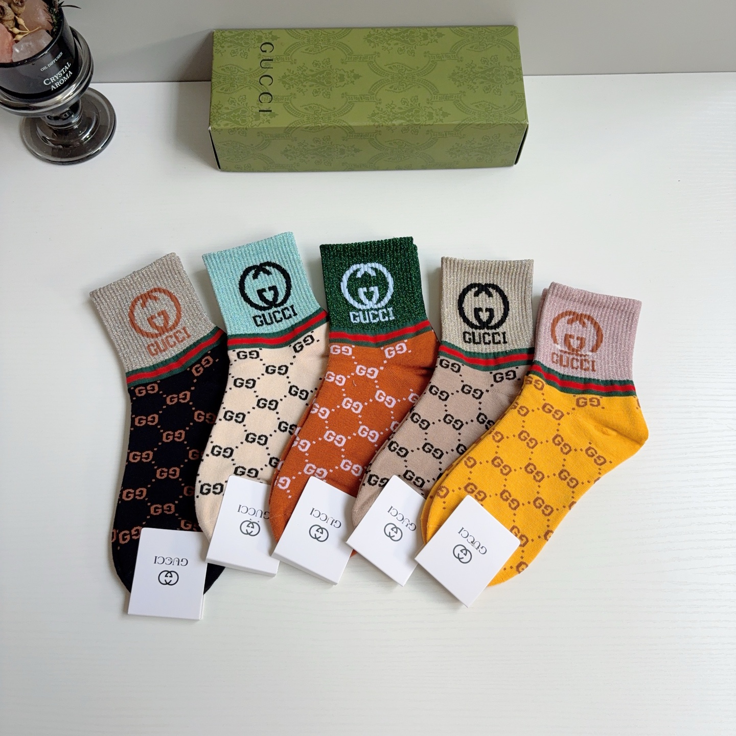 配包装（一盒5双）GUCCI 古奇 新款中筒袜子！纯棉面料，早秋款中筒袜子，💛大牌出街，潮人必备。超好搭