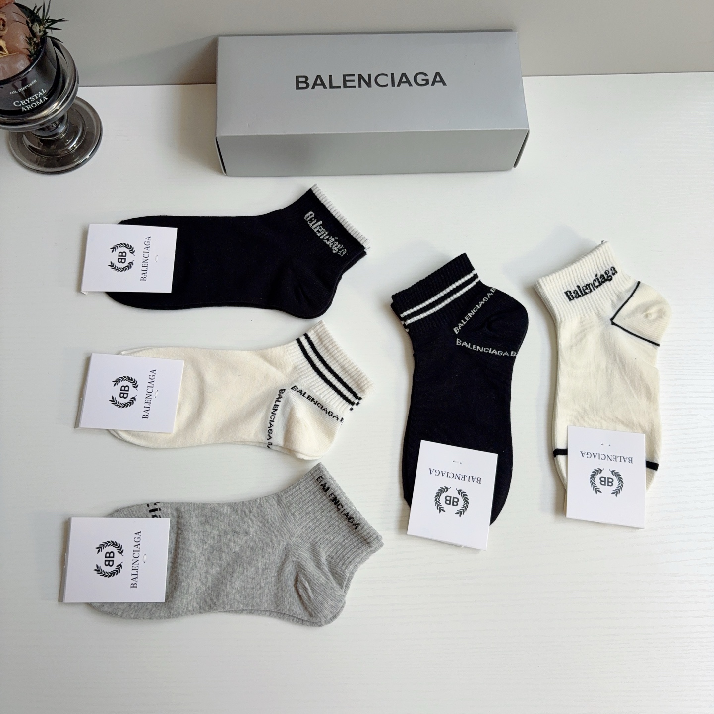 配包装【一盒5双】BALENCIAGA 巴黎世家 新款短筒袜子。潮人必不可少的时尚专柜代购袜子 ，超级时