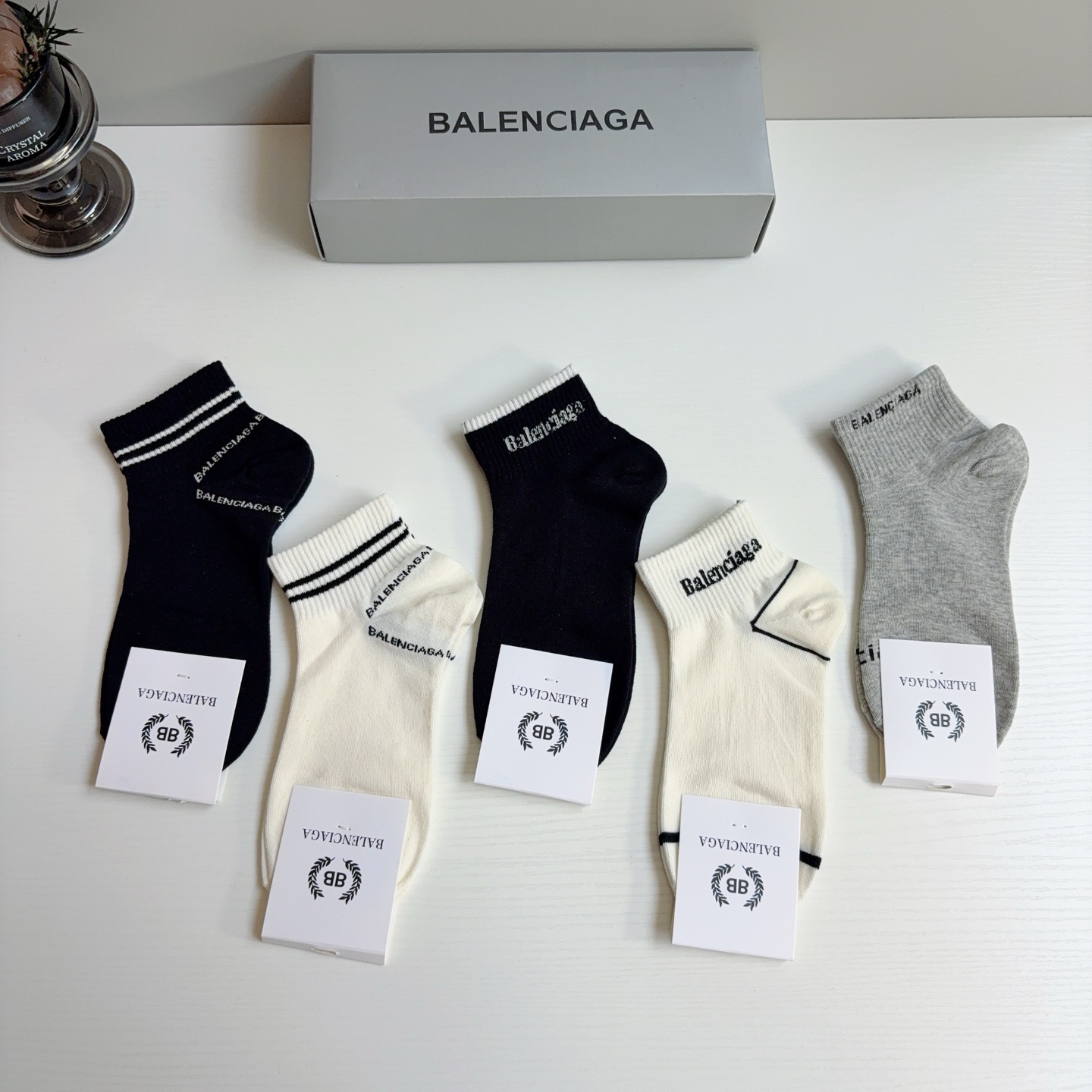 配包装【一盒5双】BALENCIAGA 巴黎世家 新款短筒袜子。潮人必不可少的时尚专柜代购袜子 ，超级时