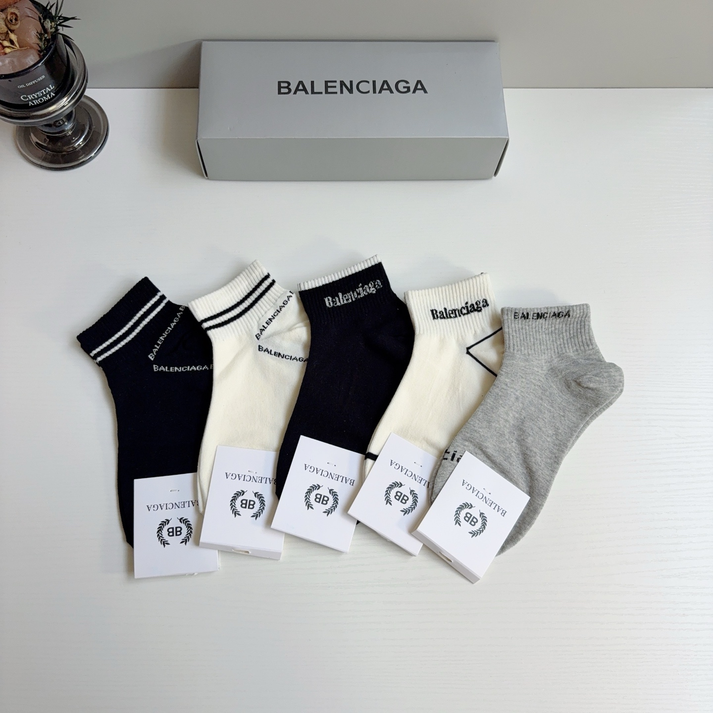 配包装【一盒5双】BALENCIAGA 巴黎世家 新款短筒袜子。潮人必不可少的时尚专柜代购袜子 ，超级时