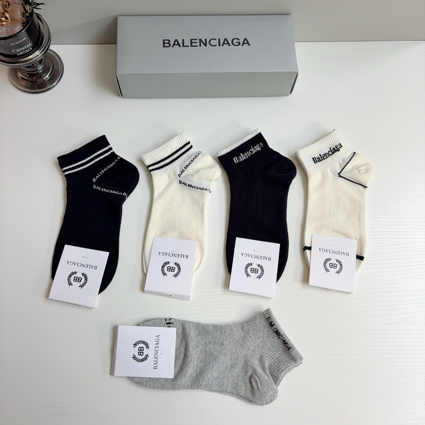 配包装【一盒5双】BALENCIAGA 巴黎世家 新款短筒袜子。潮人必不可少的时尚专柜代购袜子 ，超级时