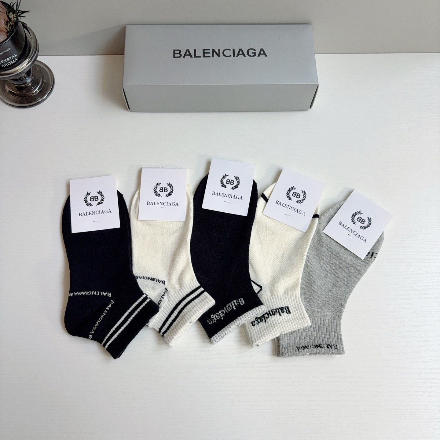配包装【一盒5双】BALENCIAGA 巴黎世家 新款短筒袜子。潮人必不可少的时尚专柜代购袜子 ，超级时