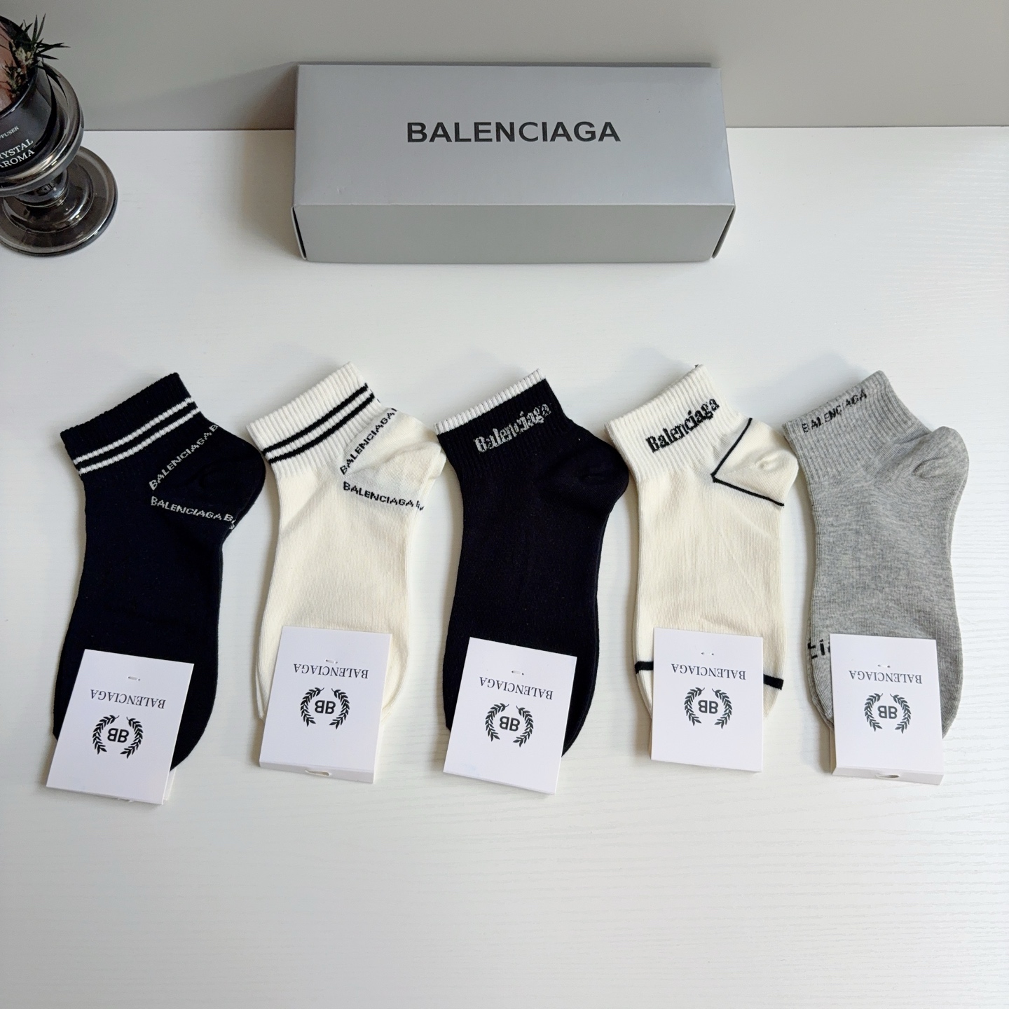 配包装【一盒5双】BALENCIAGA 巴黎世家 新款短筒袜子。潮人必不可少的时尚专柜代购袜子 ，超级时