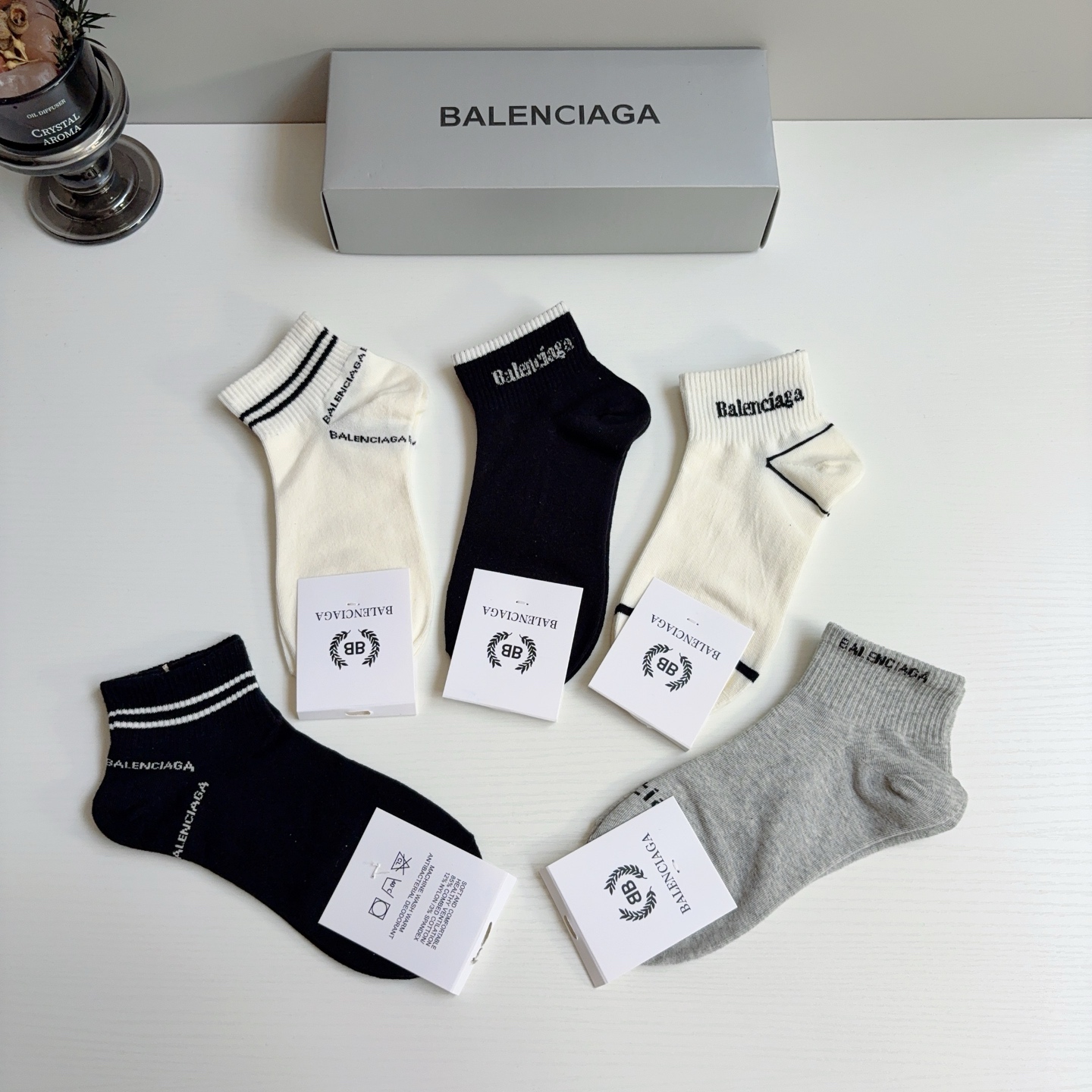 配包装【一盒5双】BALENCIAGA 巴黎世家 新款短筒袜子。潮人必不可少的时尚专柜代购袜子 ，超级时