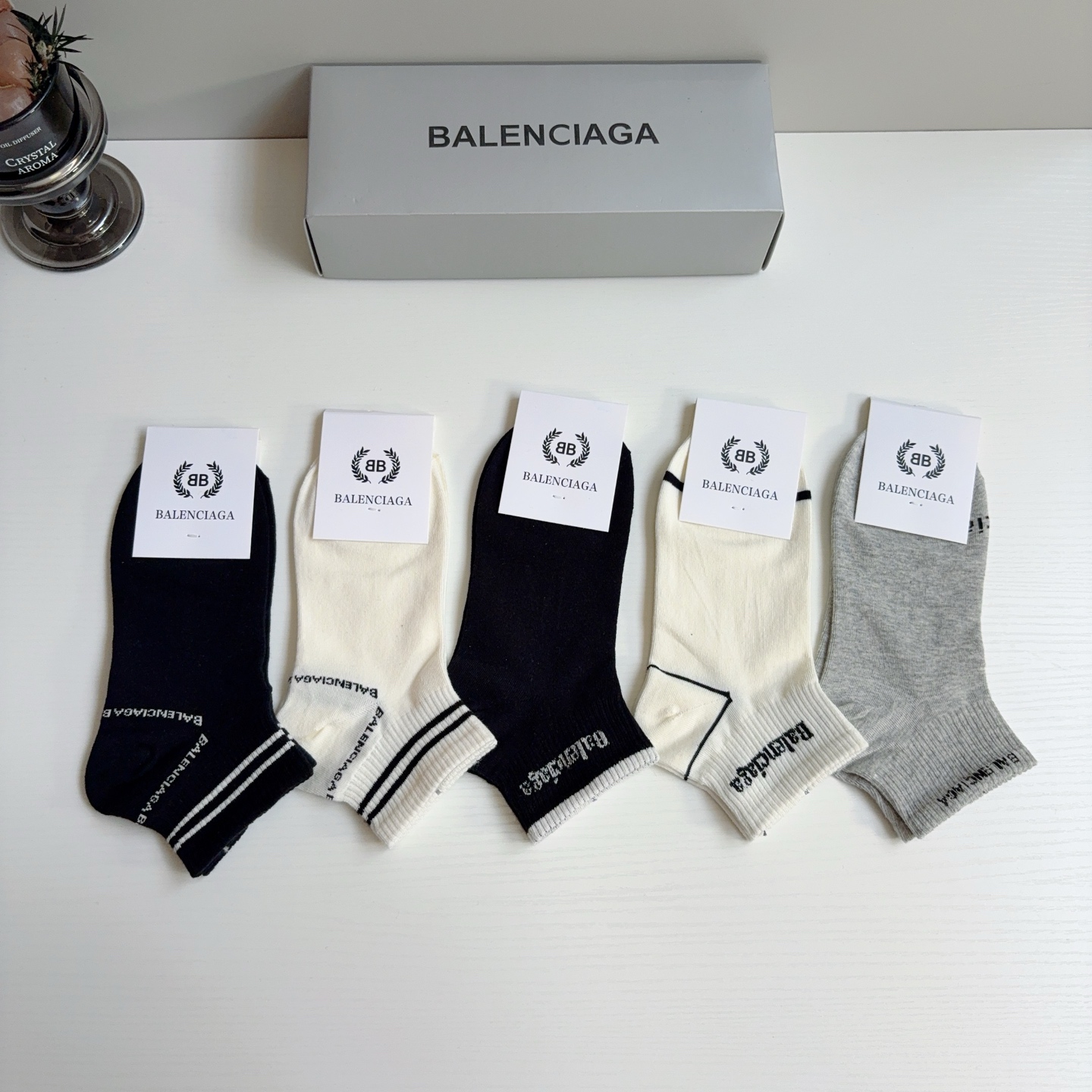 配包装【一盒5双】BALENCIAGA 巴黎世家 新款短筒袜子。潮人必不可少的时尚专柜代购袜子 ，超级时