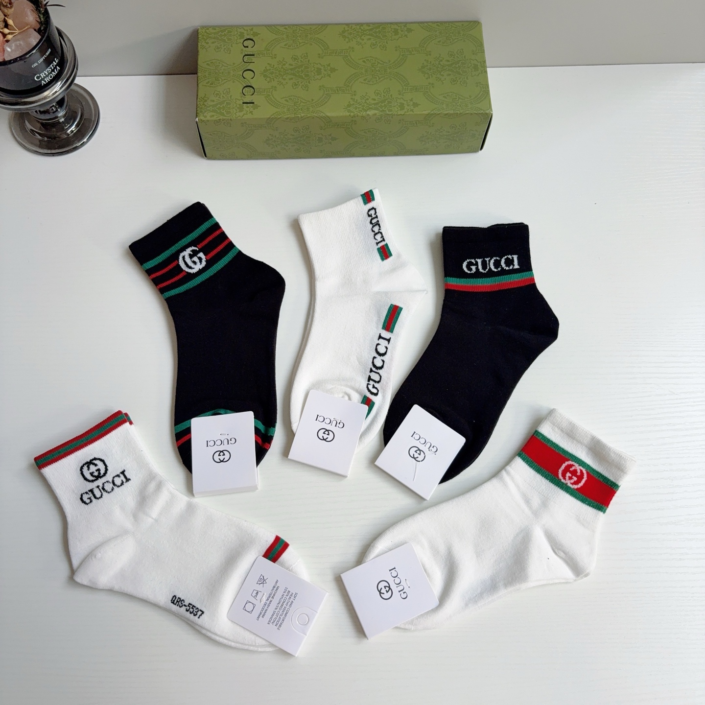 配包装（一盒5双）GUCCI 古奇 新款袜子！纯棉面料，火爆图案，专柜同步中短筒袜子，大牌出街，潮人必备