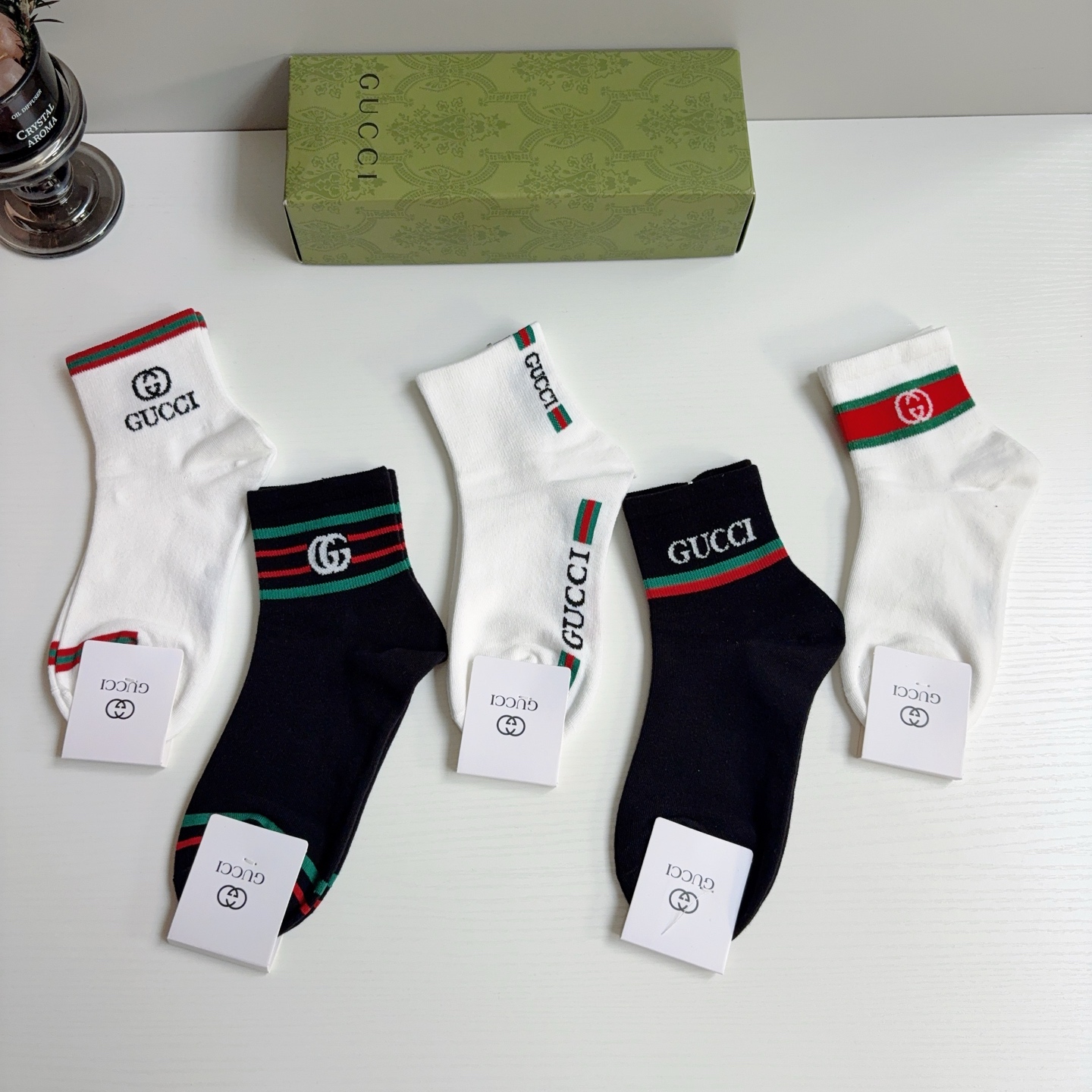 配包装（一盒5双）GUCCI 古奇 新款袜子！纯棉面料，火爆图案，专柜同步中短筒袜子，大牌出街，潮人必备
