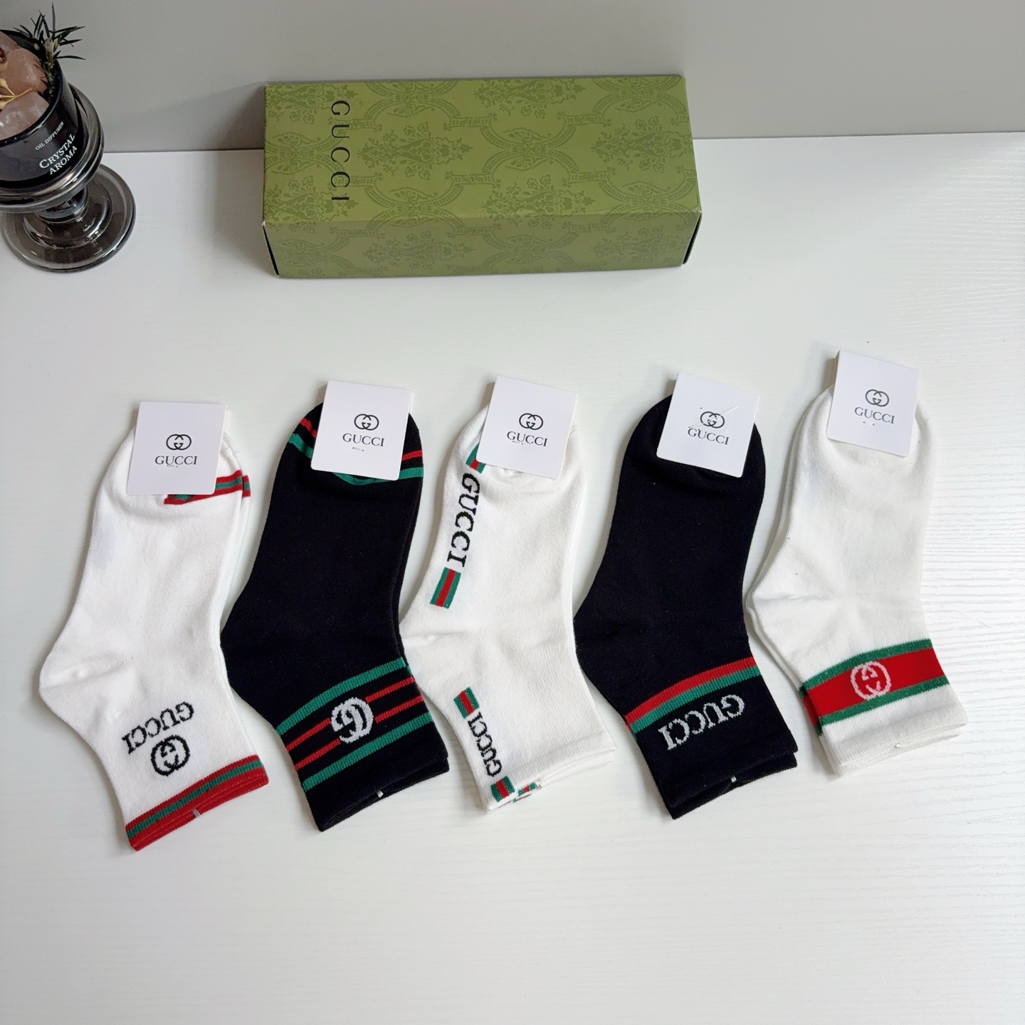 配包装（一盒5双）GUCCI 古奇 新款袜子！纯棉面料，火爆图案，专柜同步中短筒袜子，大牌出街，潮人必备