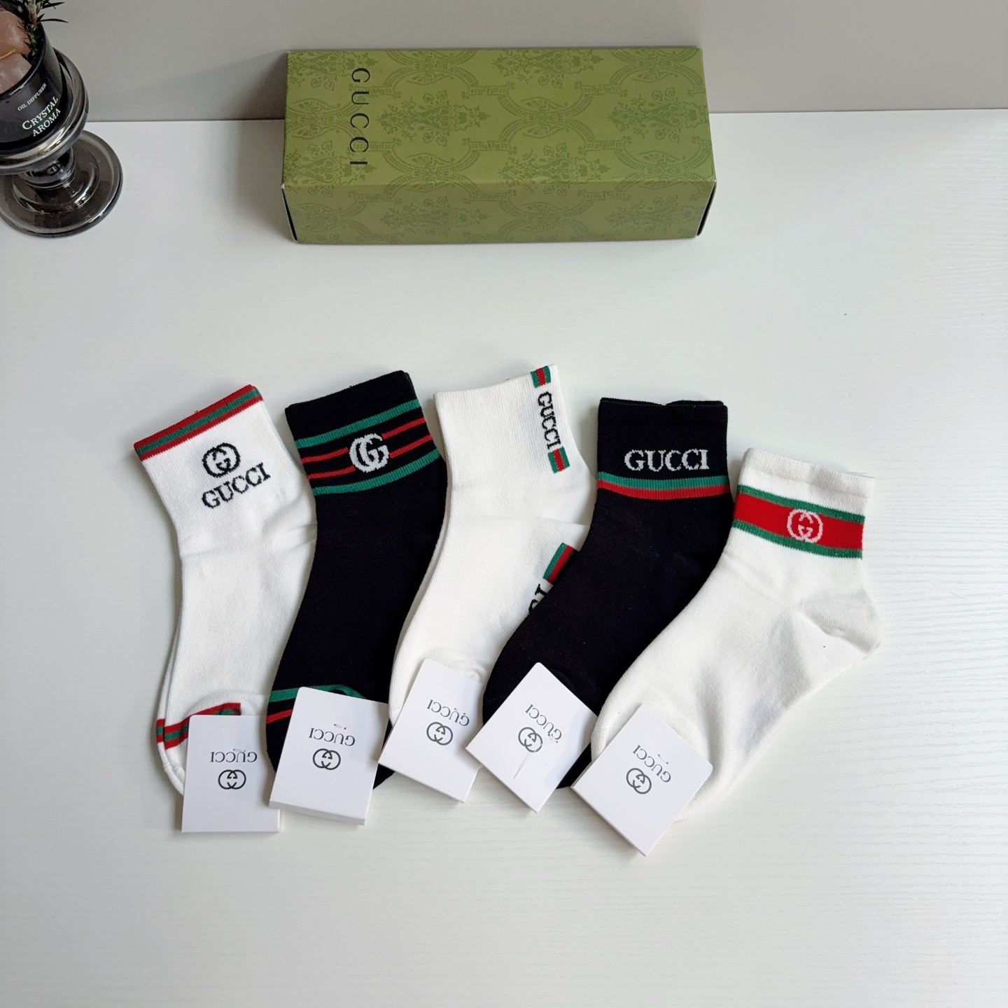 配包装（一盒5双）GUCCI 古奇 新款袜子！纯棉面料，火爆图案，专柜同步中短筒袜子，大牌出街，潮人必备