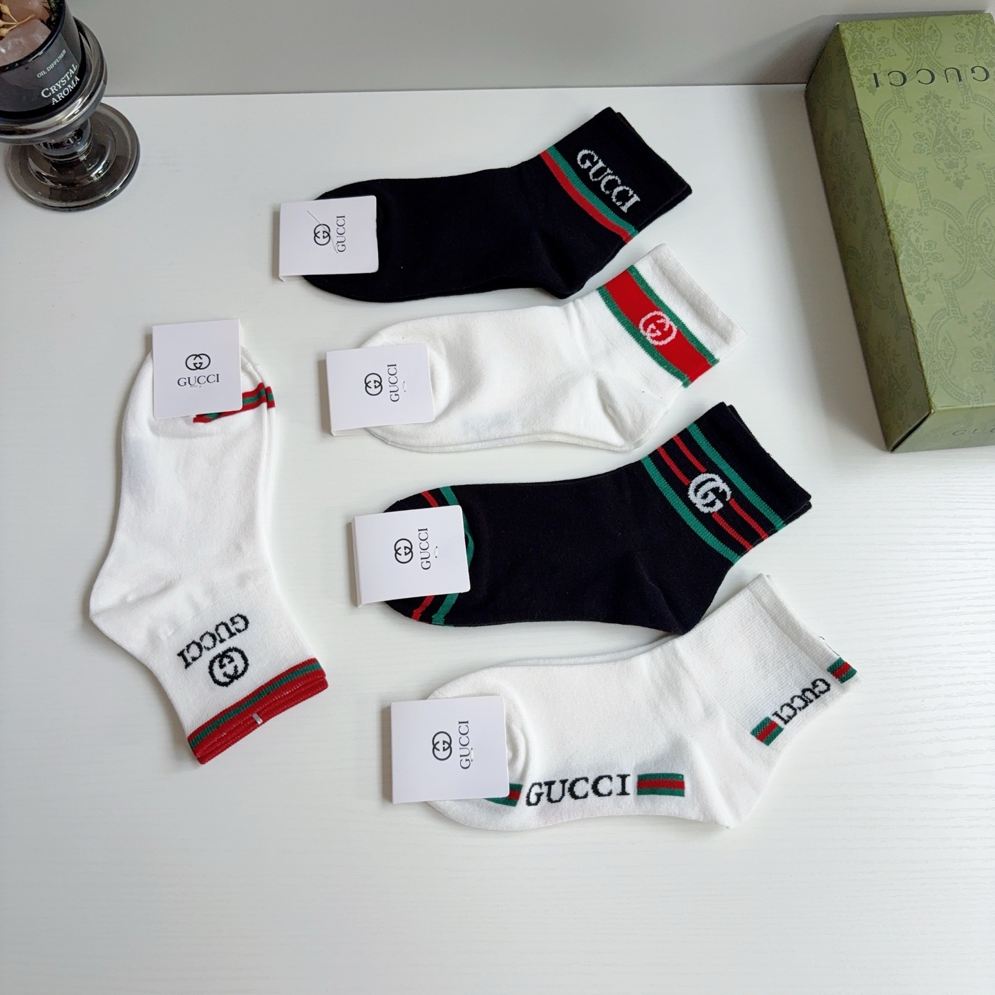 配包装（一盒5双）GUCCI 古奇 新款袜子！纯棉面料，火爆图案，专柜同步中短筒袜子，大牌出街，潮人必备