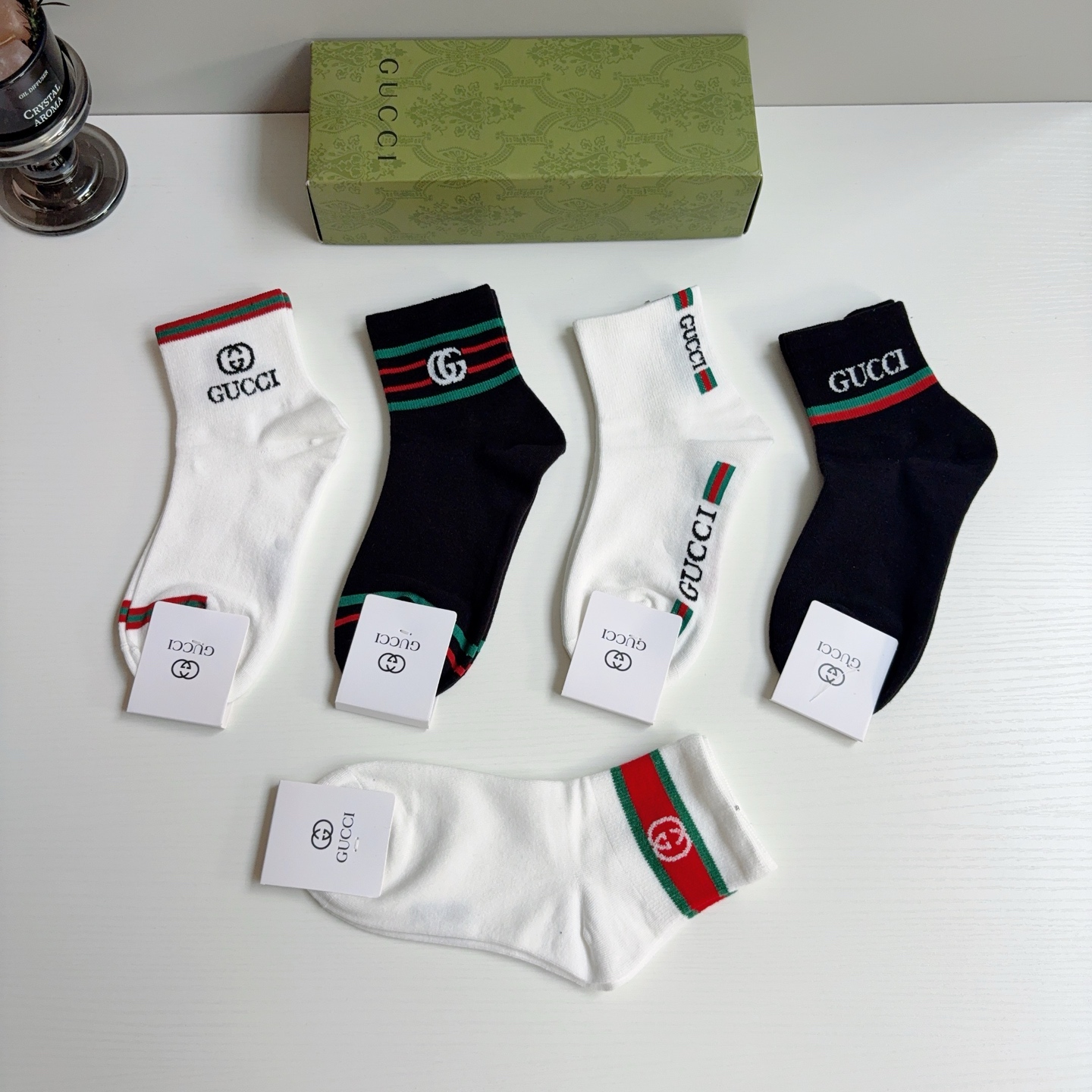 配包装（一盒5双）GUCCI 古奇 新款袜子！纯棉面料，火爆图案，专柜同步中短筒袜子，大牌出街，潮人必备