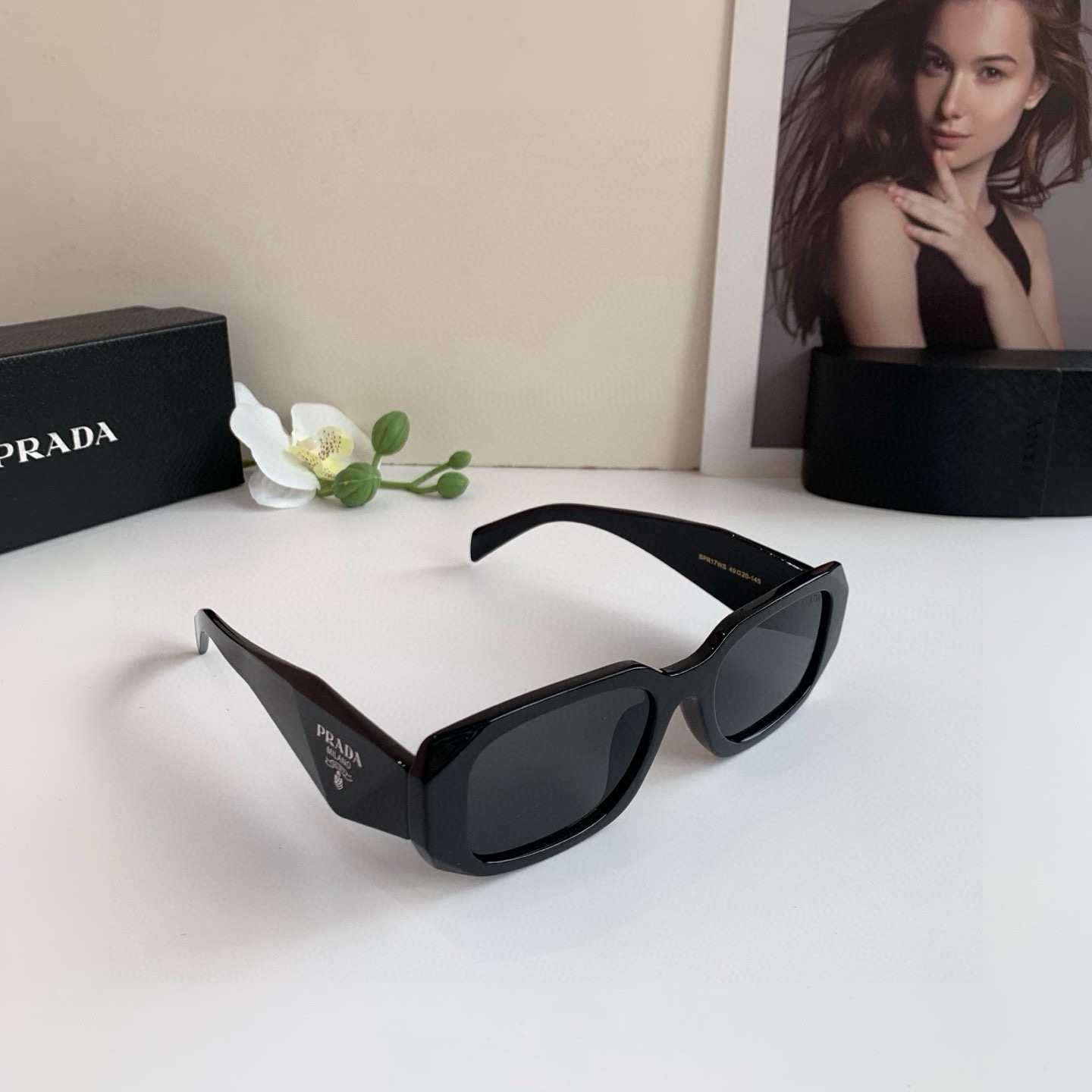 NO:953252,PRADA Men's and women's sunglasses, high-end, trendy and fashionable, all-match face-slimming sunglasses, high quality!  Driving sunglasses!  glasses, sunglasses, sunglasses, glasses, prada, prada19860909PRADA 普拉达 男女款墨镜 高档 潮流时尚百搭款百搭瘦脸太阳镜 高品质 ！开车太阳镜 ！眼镜墨镜太阳镜,眼镜,prada,prada,glasses