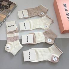 配包装【一盒5双】miumiu · 缪缪 高品质。新款竹棉袜子❗️短筒袜子,ins明星网红推荐❗️火爆至 配包装【一盒5双】miumiu · 缪缪 高品质。新款竹棉袜子❗️短筒袜子,ins明星网红推荐❗️火爆至