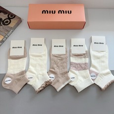 配包装【一盒5双】miumiu · 缪缪 高品质。新款竹棉袜子❗️短筒袜子,ins明星网红推荐❗️火爆至 配包装【一盒5双】miumiu · 缪缪 高品质。新款竹棉袜子❗️短筒袜子,ins明星网红推荐❗️火爆至