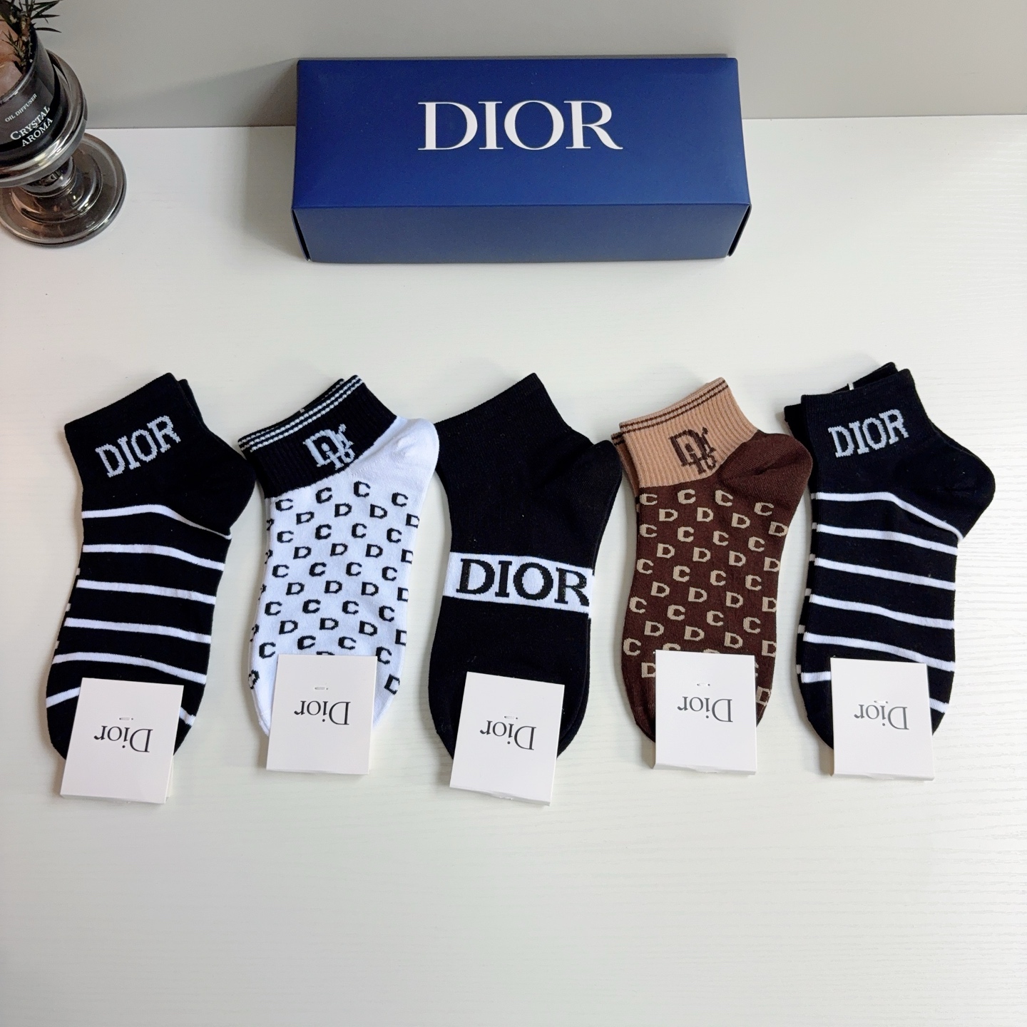 配包装（一盒5双） Dior 迪奥 新款螺口袜子纯棉面料，经典Ｄ字母图案，专柜同步短筒袜子，💛大牌出街，