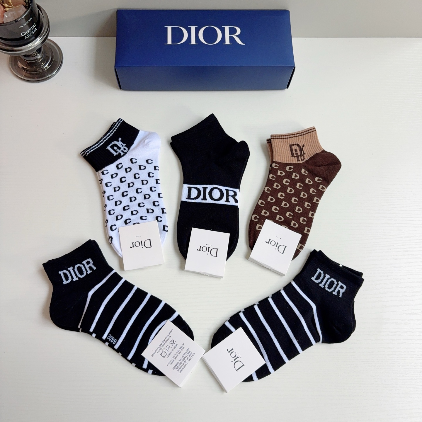 配包装（一盒5双） Dior 迪奥 新款螺口袜子纯棉面料，经典Ｄ字母图案，专柜同步短筒袜子，💛大牌出街，