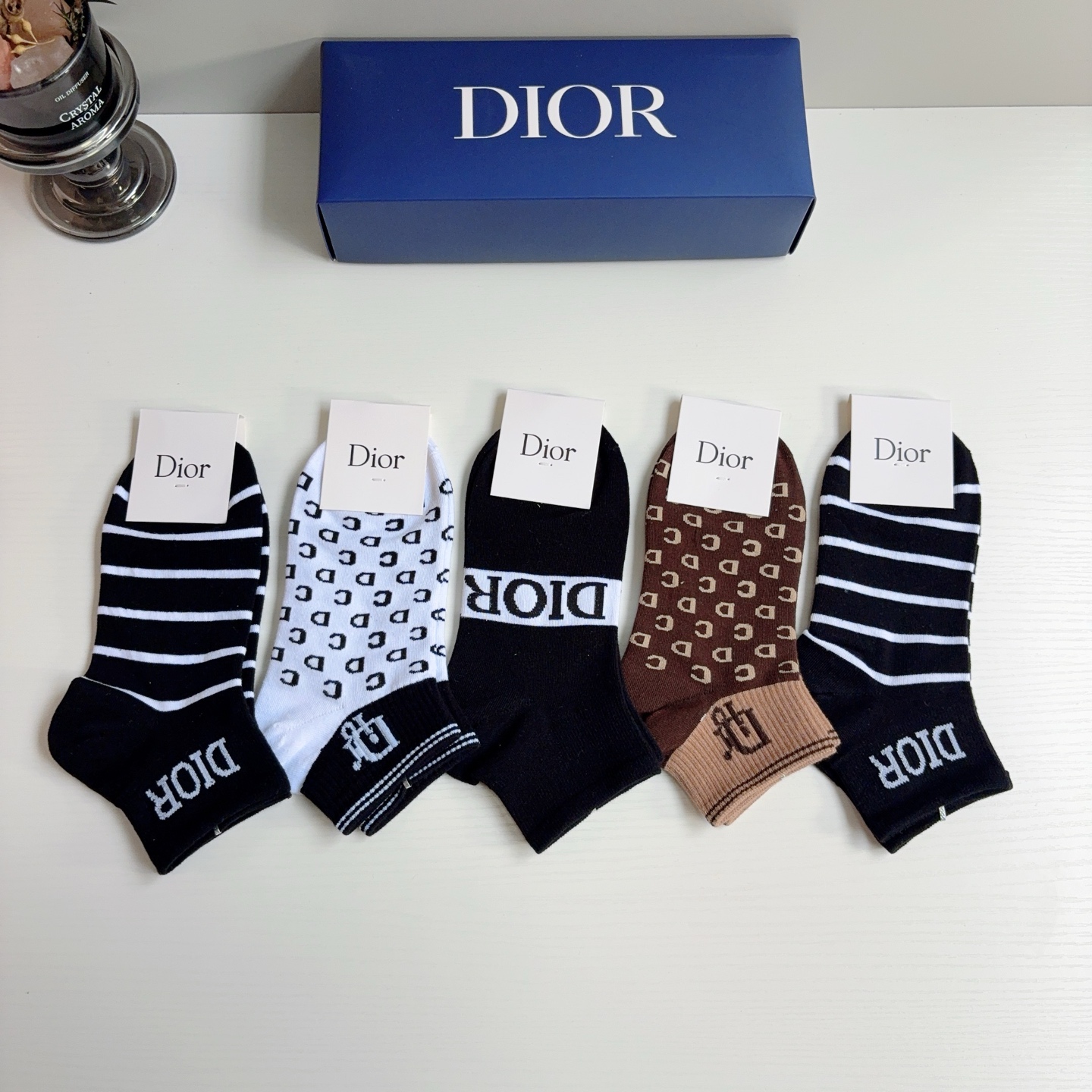 配包装（一盒5双） Dior 迪奥 新款螺口袜子纯棉面料，经典Ｄ字母图案，专柜同步短筒袜子，💛大牌出街，