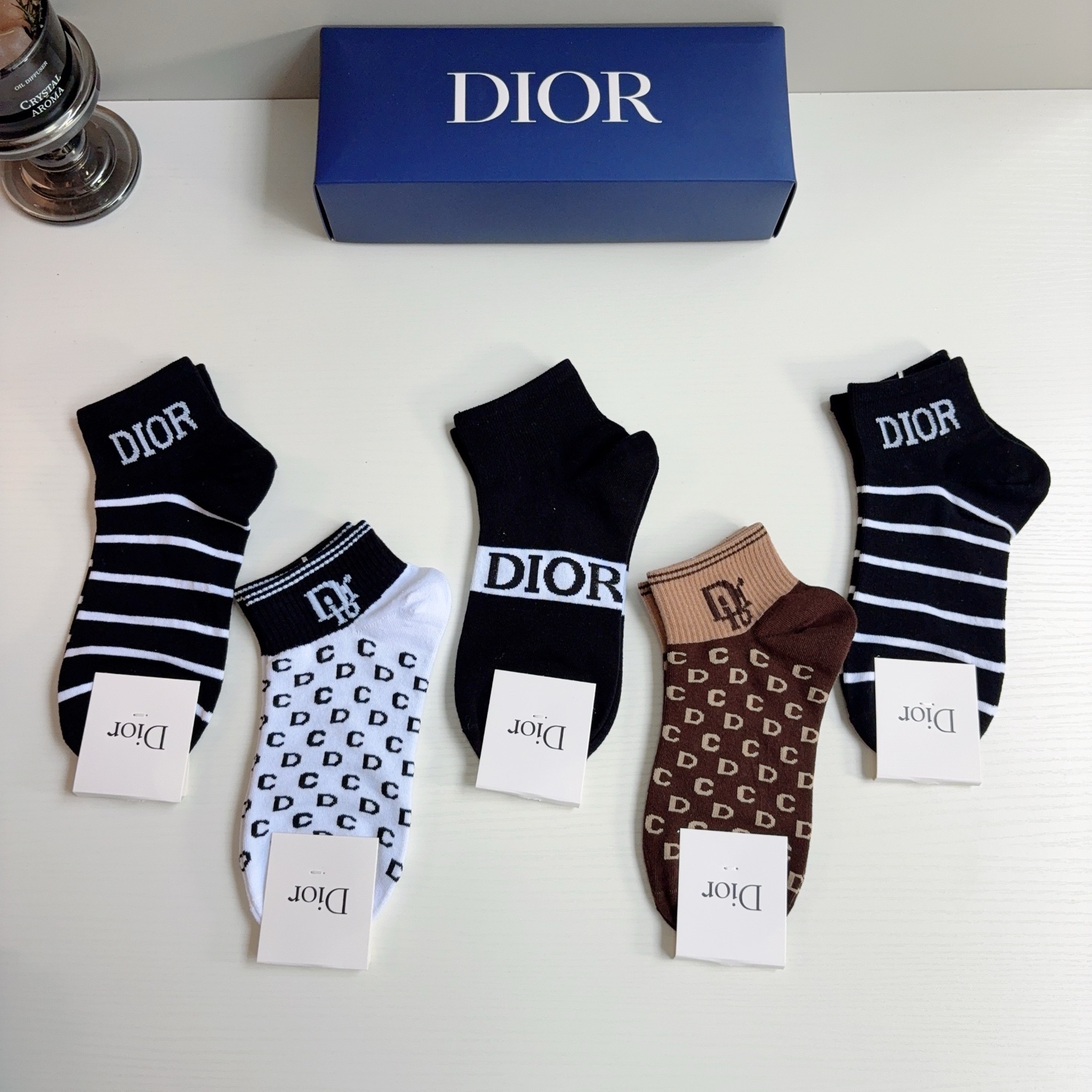 配包装（一盒5双） Dior 迪奥 新款螺口袜子纯棉面料，经典Ｄ字母图案，专柜同步短筒袜子，💛大牌出街，