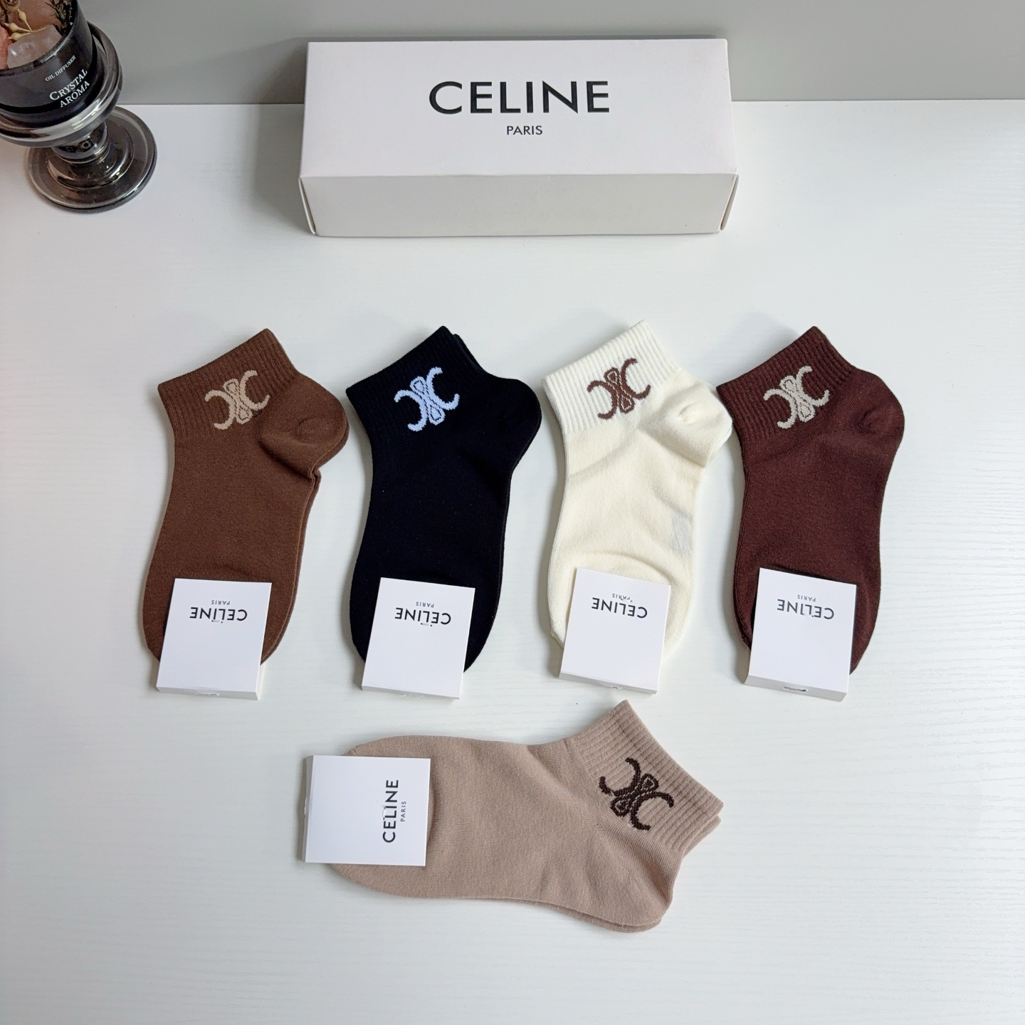 配包装CELINE（赛琳）网红爆款发箍，佩戴舒适无压力，造型搭配必备！非常时尚百搭！女神必备！名媛范儿。