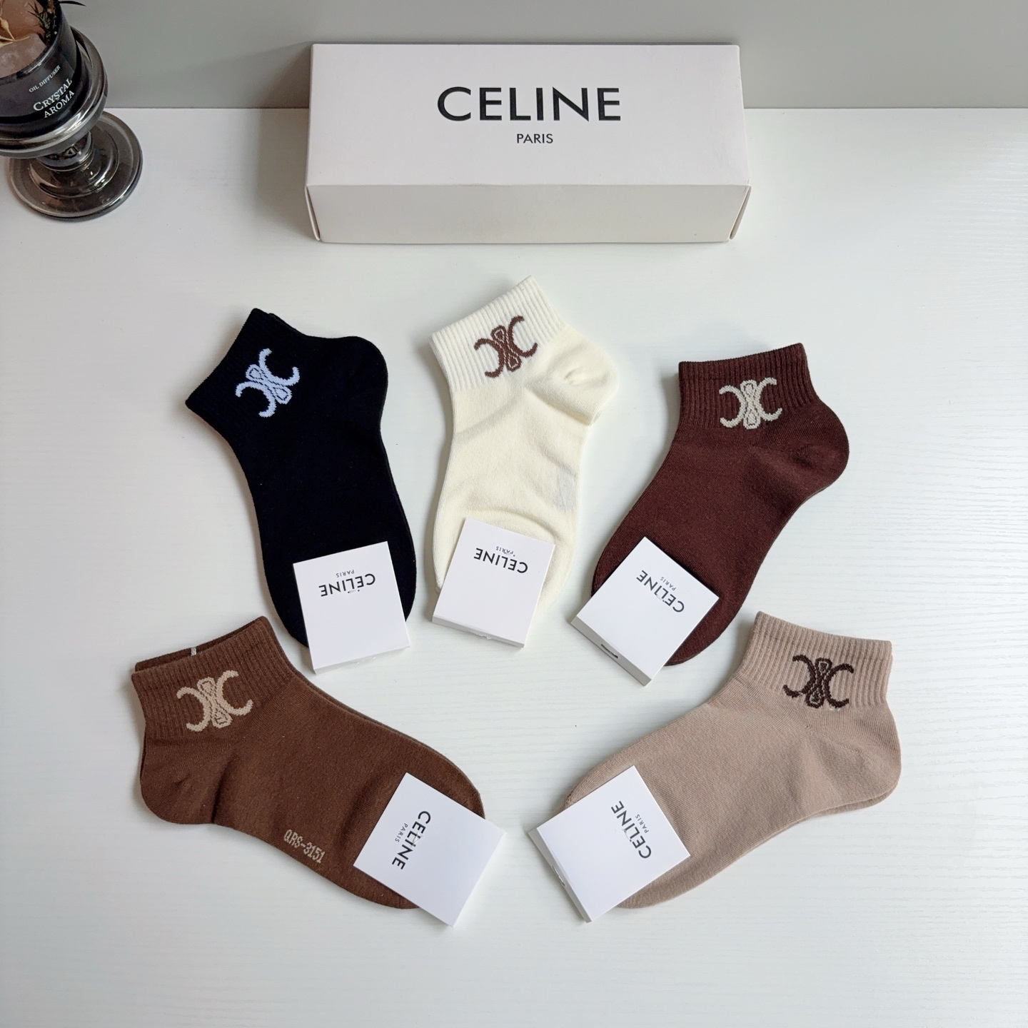 配包装CELINE（赛琳）网红爆款发箍，佩戴舒适无压力，造型搭配必备！非常时尚百搭！女神必备！名媛范儿。